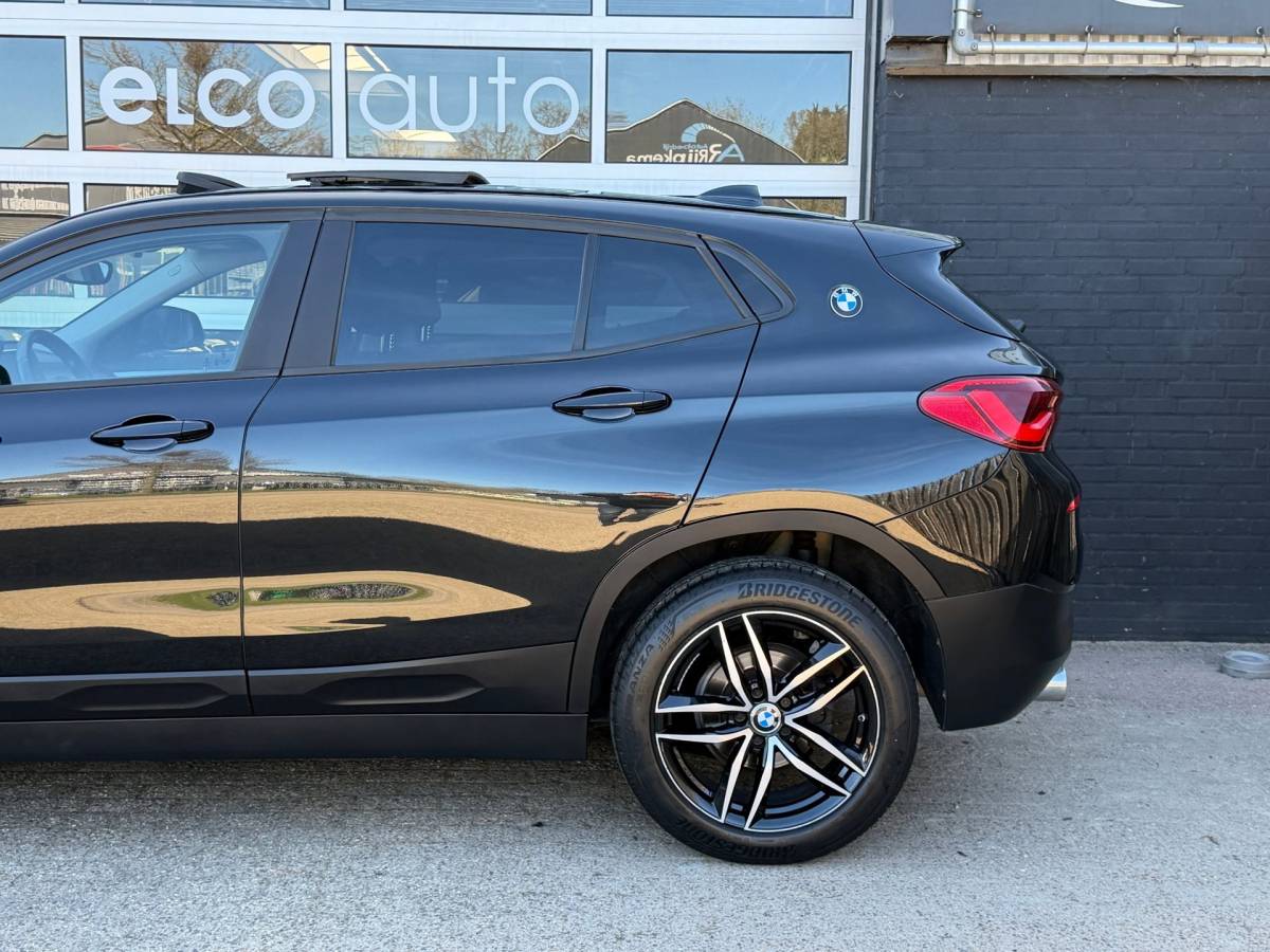 BMW X2 BMW X2 SDrive18i 140pk M-sport Executive /Pano