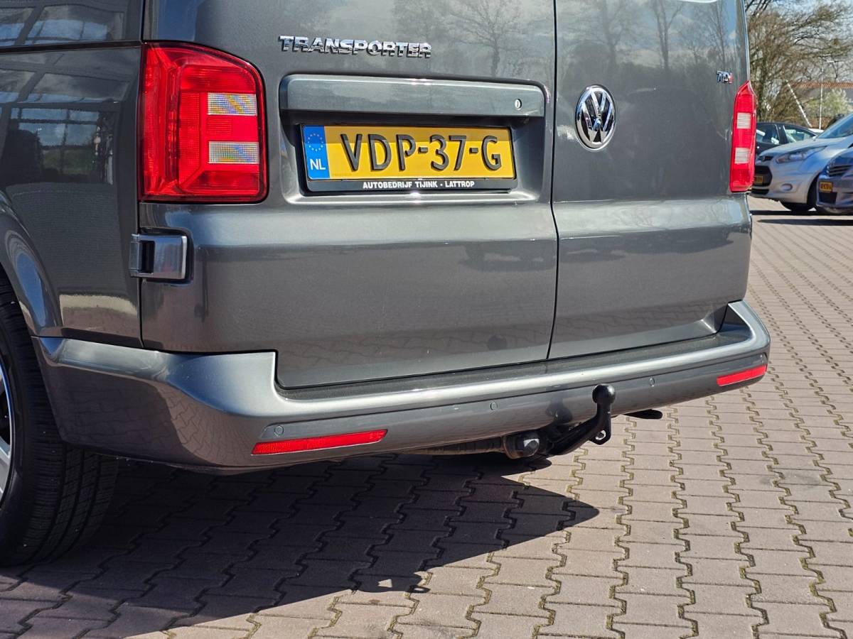 Volkswagen Transporter Volkswagen Transporter 2.0 TDI 150PK DSG Dubbele cabine L1H1 Highline | LED | Trekhaak | Cruise | LMV | Camera | PDC |