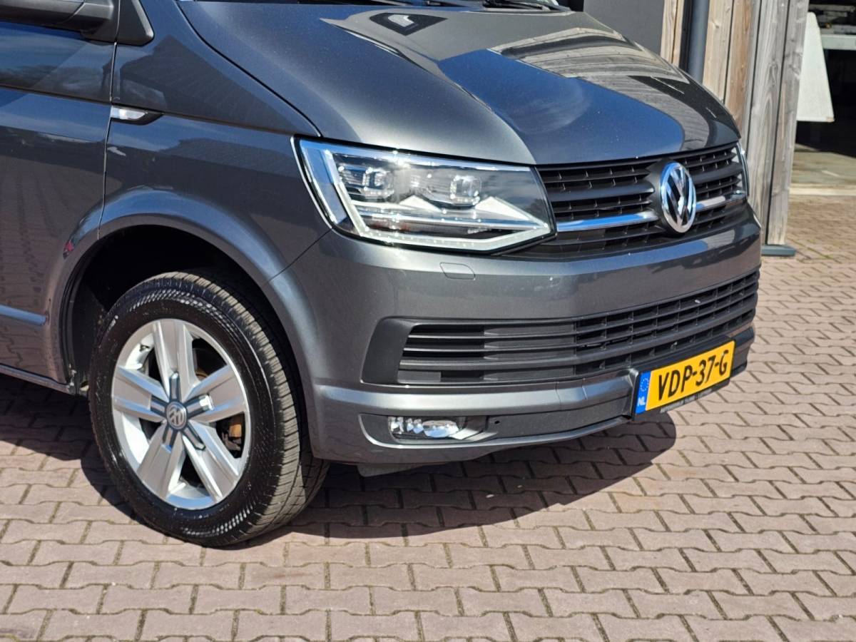 Volkswagen Transporter Volkswagen Transporter 2.0 TDI 150PK DSG Dubbele cabine L1H1 Highline | LED | Trekhaak | Cruise | LMV | Camera | PDC |