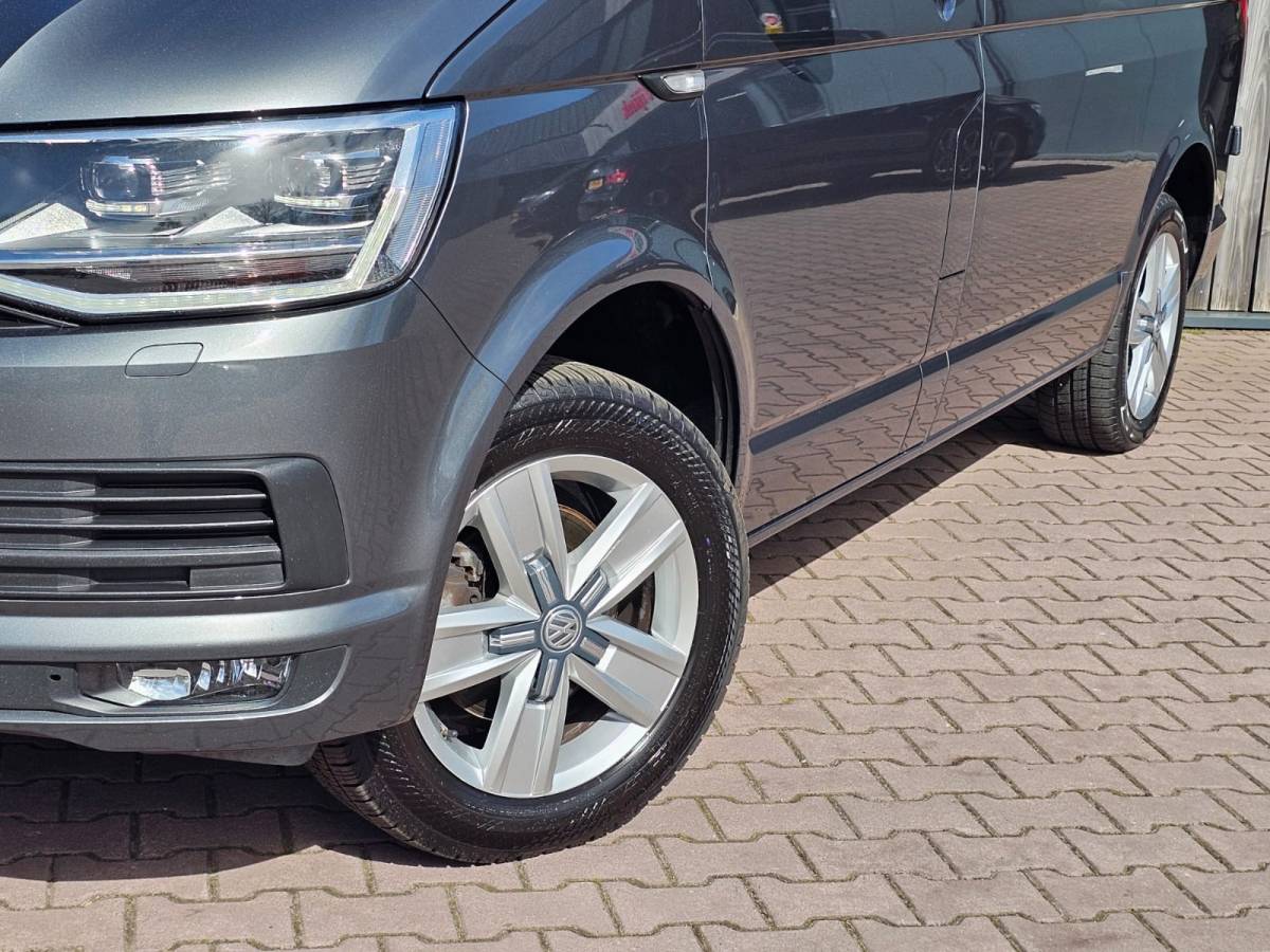 Volkswagen Transporter Volkswagen Transporter 2.0 TDI 150PK DSG Dubbele cabine L1H1 Highline | LED | Trekhaak | Cruise | LMV | Camera | PDC |