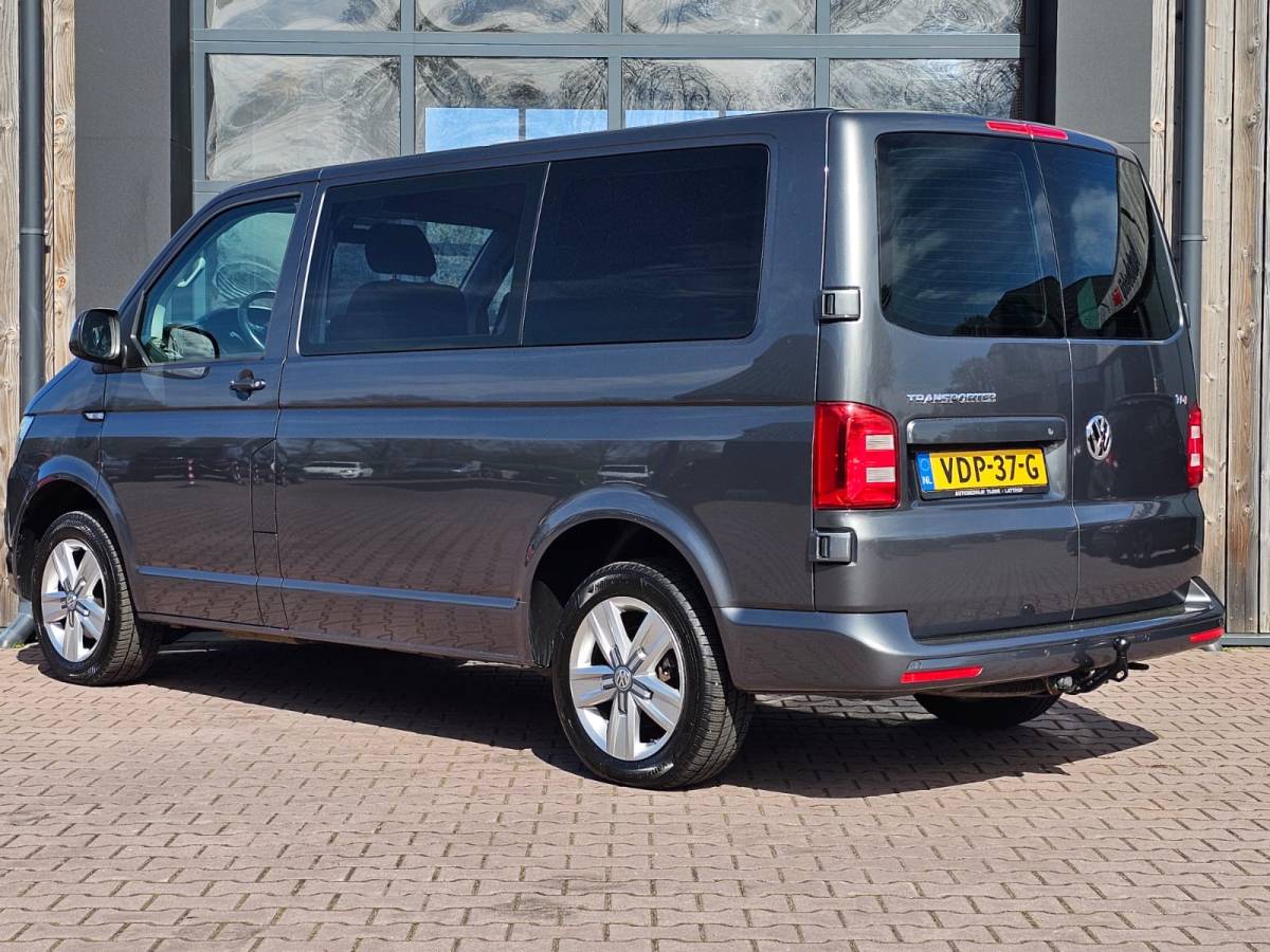 Volkswagen Transporter Volkswagen Transporter 2.0 TDI 150PK DSG Dubbele cabine L1H1 Highline | LED | Trekhaak | Cruise | LMV | Camera | PDC |