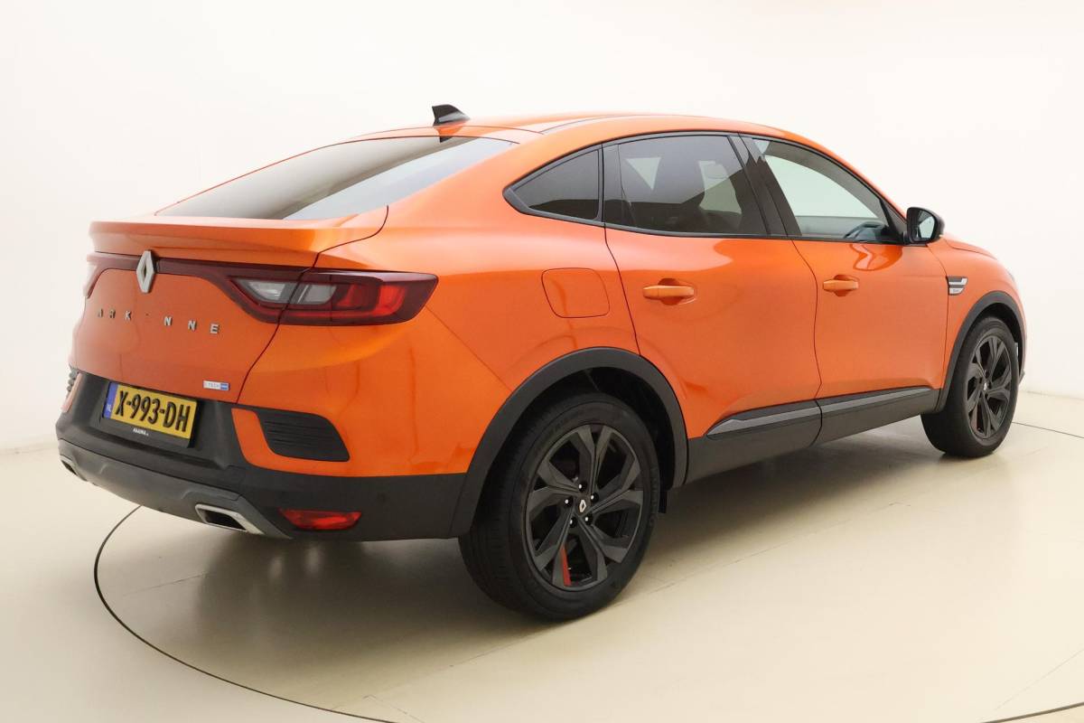 Renault Arkana Renault Arkana 1.6 E-Tech hybrid 145 E-Tech engineered |  Apple carplay/Android auto | Stoel + Stuurverwarming | Climate control | Alcantara |