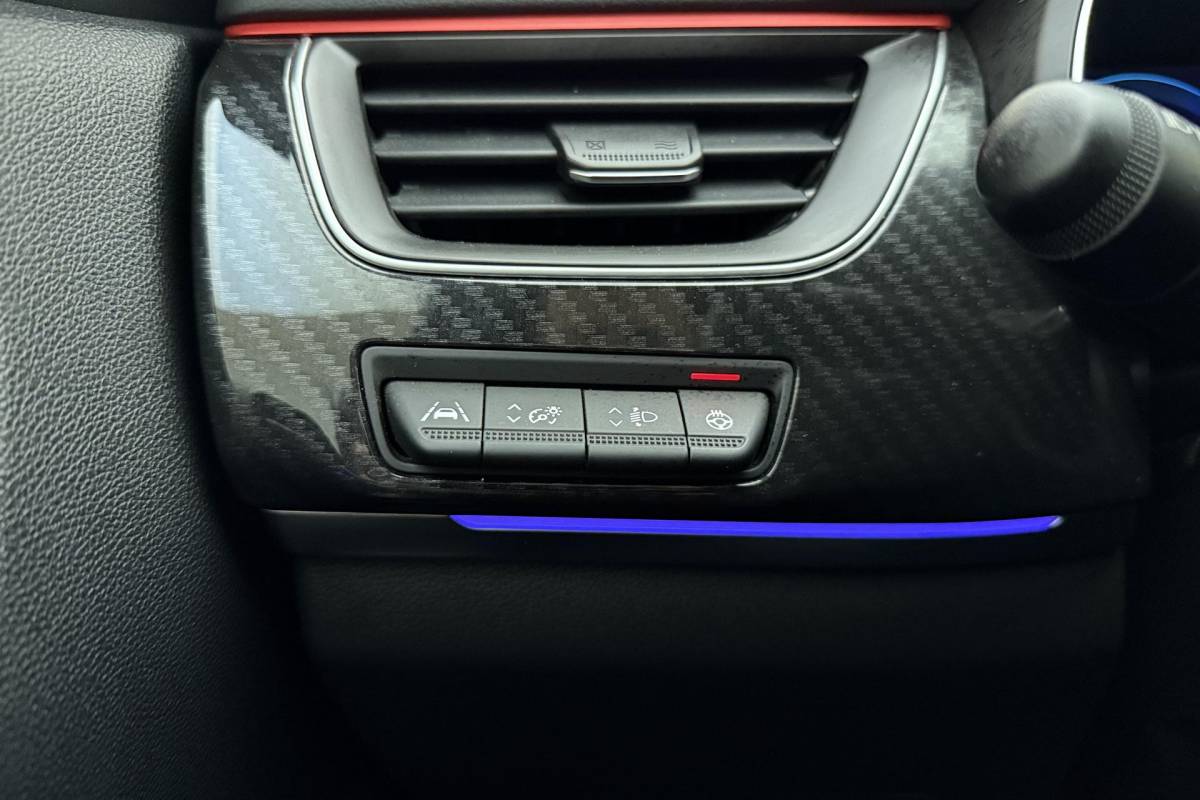 Renault Arkana Renault Arkana 1.6 E-Tech hybrid 145 E-Tech engineered |  Apple carplay/Android auto | Stoel + Stuurverwarming | Climate control | Alcantara |