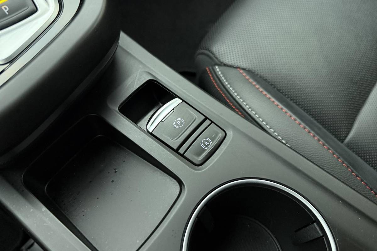 Renault Arkana Renault Arkana 1.6 E-Tech hybrid 145 E-Tech engineered |  Apple carplay/Android auto | Stoel + Stuurverwarming | Climate control | Alcantara |