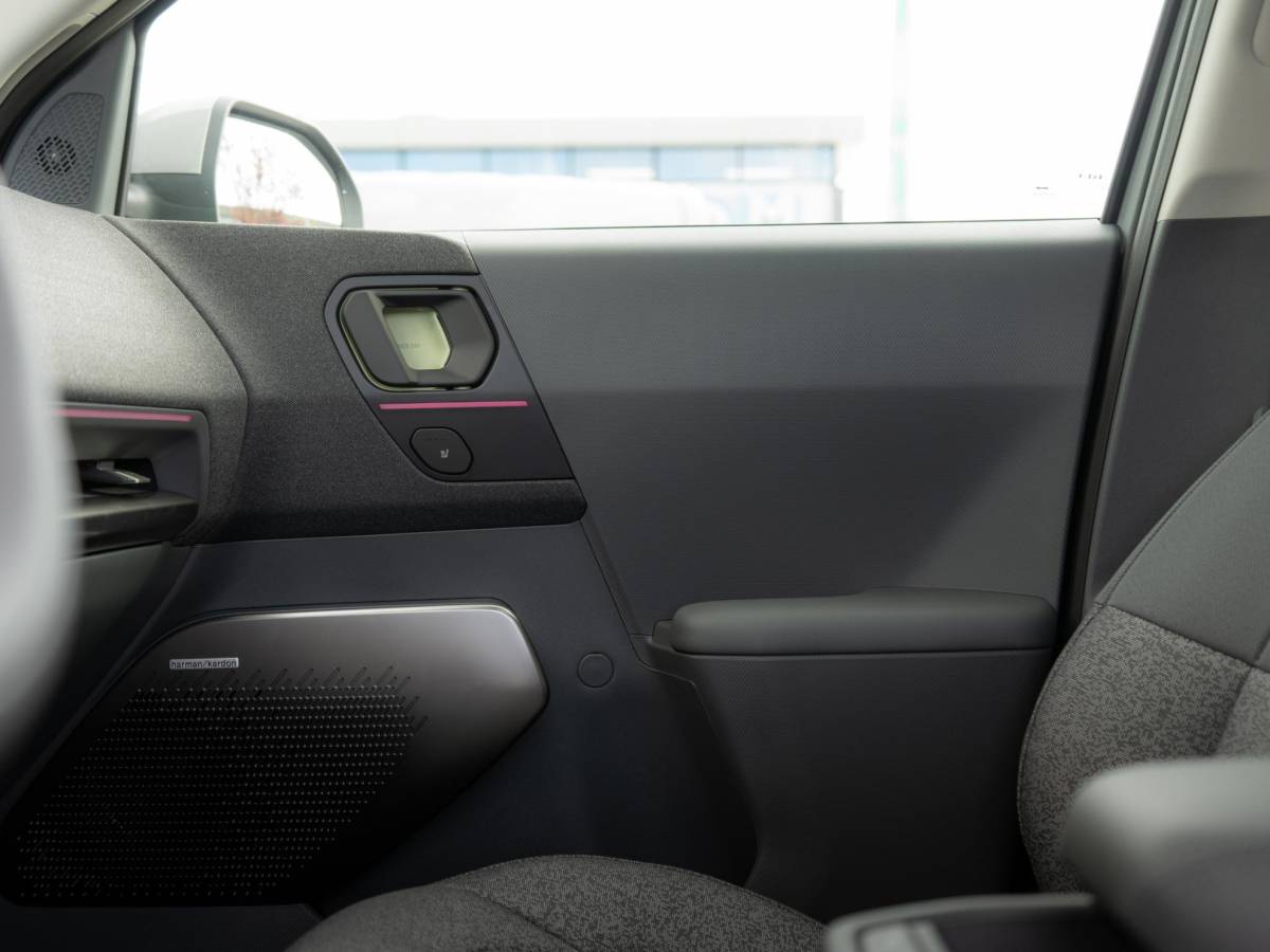 Kia EV2 Kia EV2 Plus Advanced 42.2 kWh | Schuifkanteldak | Stoel en stuurverwarming | Navigatie |