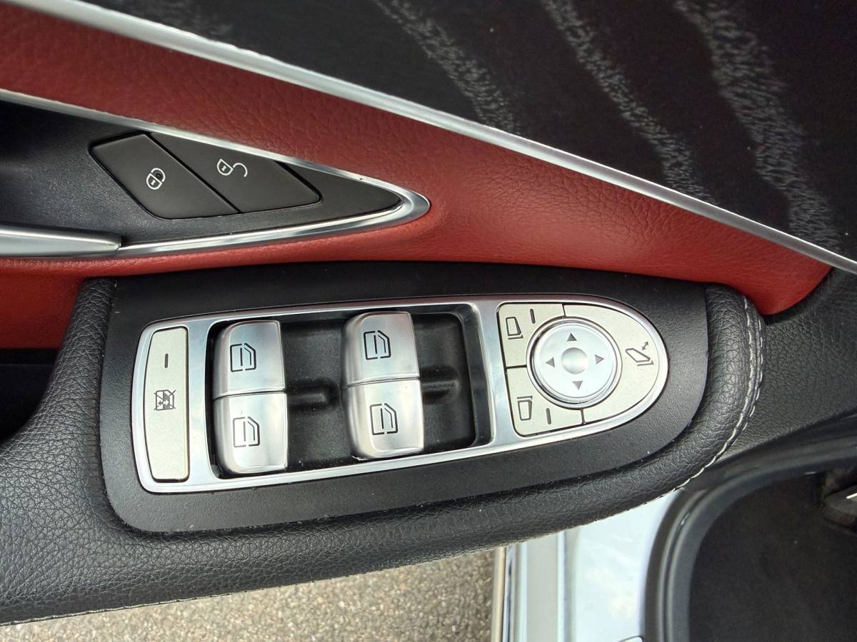Mercedes-Benz C-Klasse Mercedes-Benz C-klasse Estate 200 Prestige /Pano /360 Camera /Leer /Distronic