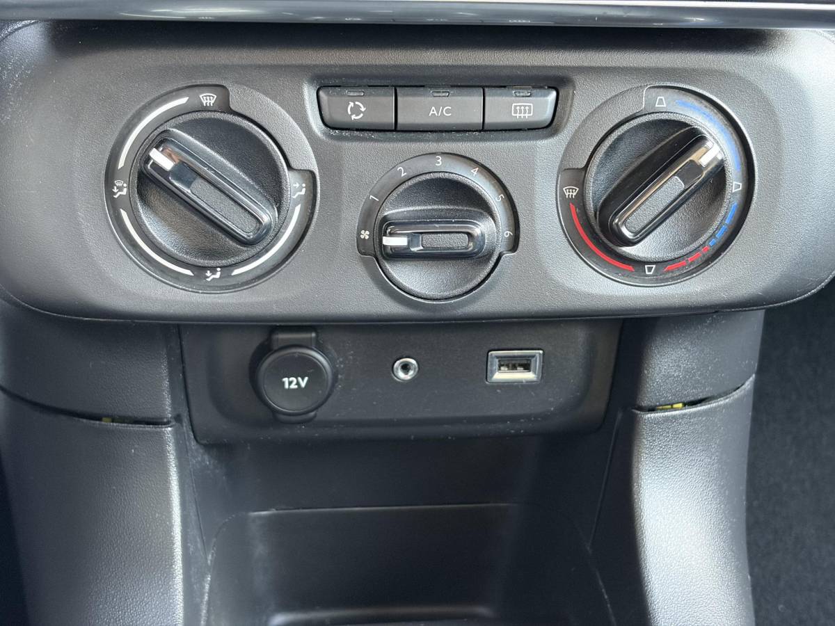 Citroën C3 Citroen C3 1.2 PureTech Feel 2e Eigenaar,Airco,Cruise,Rijstrooksensor,Pdc,Weinig km,N.A.P,Zeer Zuinig,Nieuwe Apk bij Aflevering