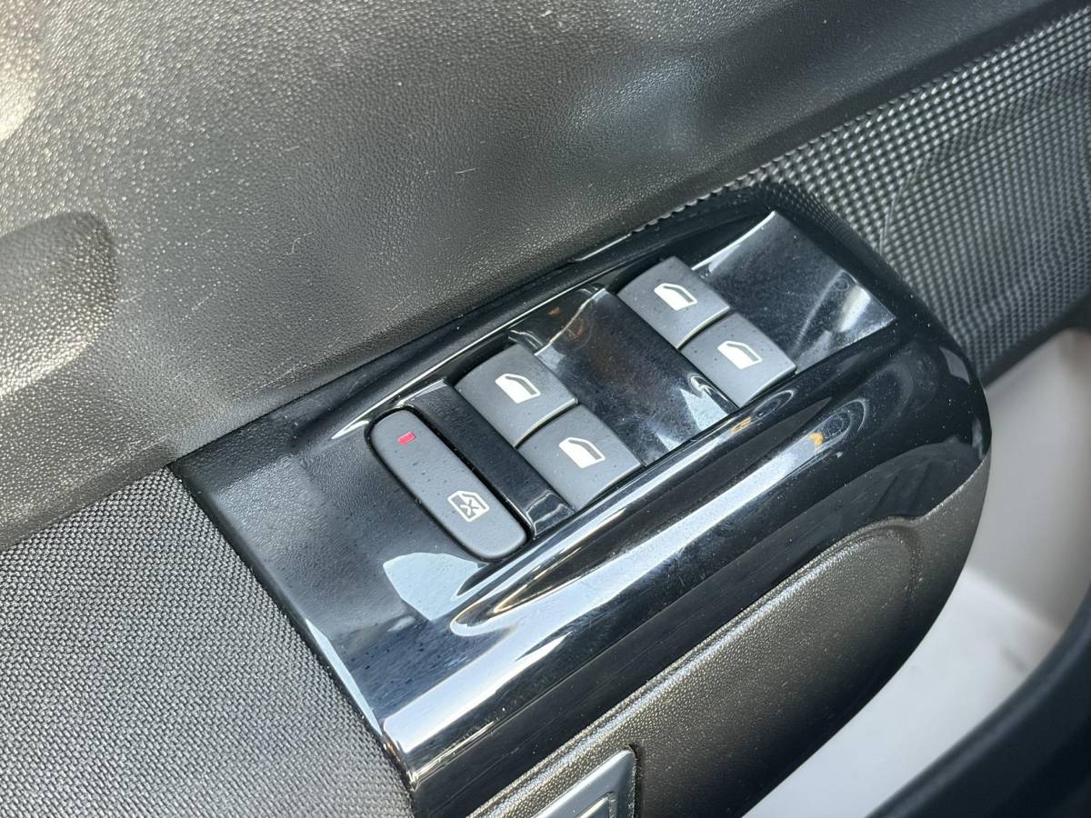 Citroën C3 Citroen C3 1.2 PureTech Feel 2e Eigenaar,Airco,Cruise,Rijstrooksensor,Pdc,Weinig km,N.A.P,Zeer Zuinig,Nieuwe Apk bij Aflevering
