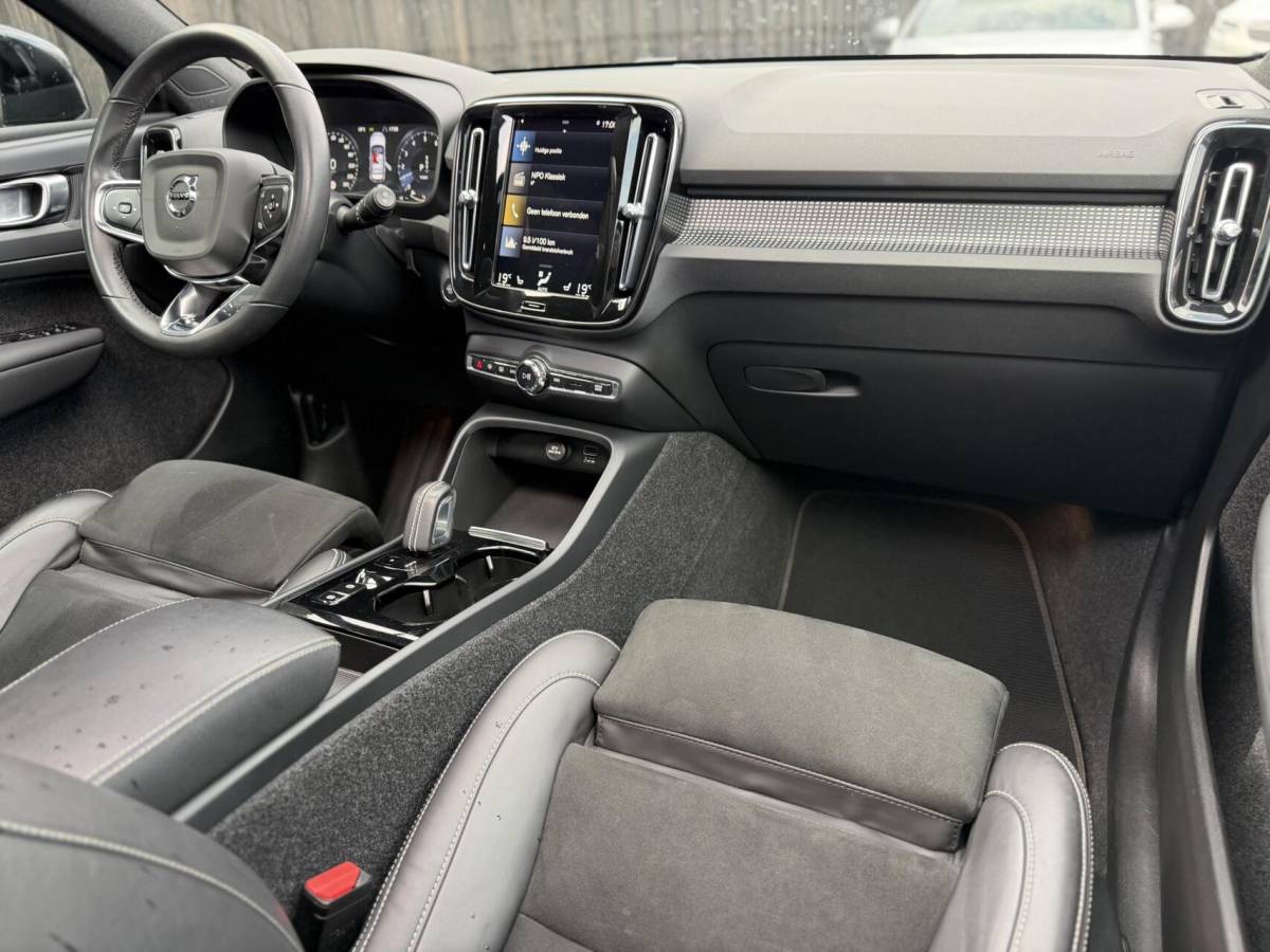 Volvo XC40 Volvo XC40 1.5 T5 Recharge| Pano| 19”| Keyless| 1e eigenaar