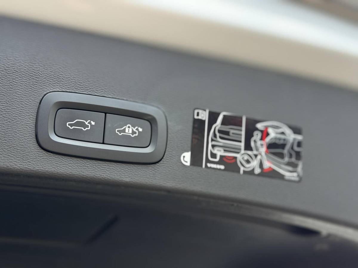 Volvo XC40 Volvo XC40 1.5 T5 Recharge| Pano| 19”| Keyless| 1e eigenaar