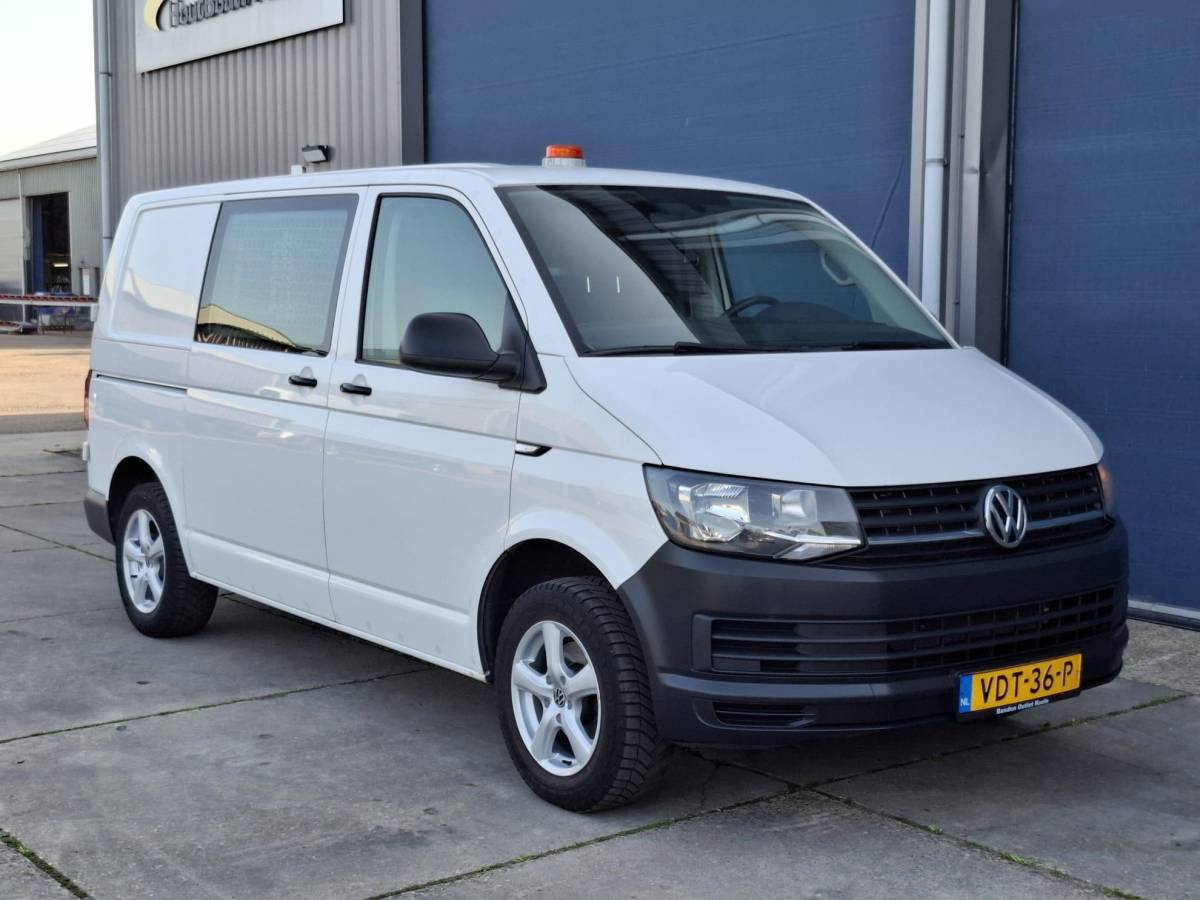 Volkswagen Transporter Volkswagen Transporter 2.0 TDI L1H1 Highline AIRCO / TREKHAAK / 3 ZITS / EURO 6 / N.A.P