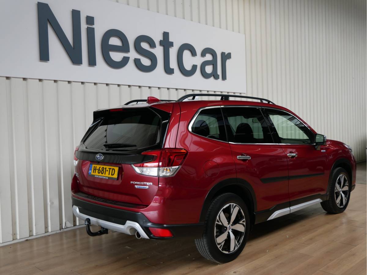 Subaru Forester Subaru Forester 2.0i e-BOXER First Edition