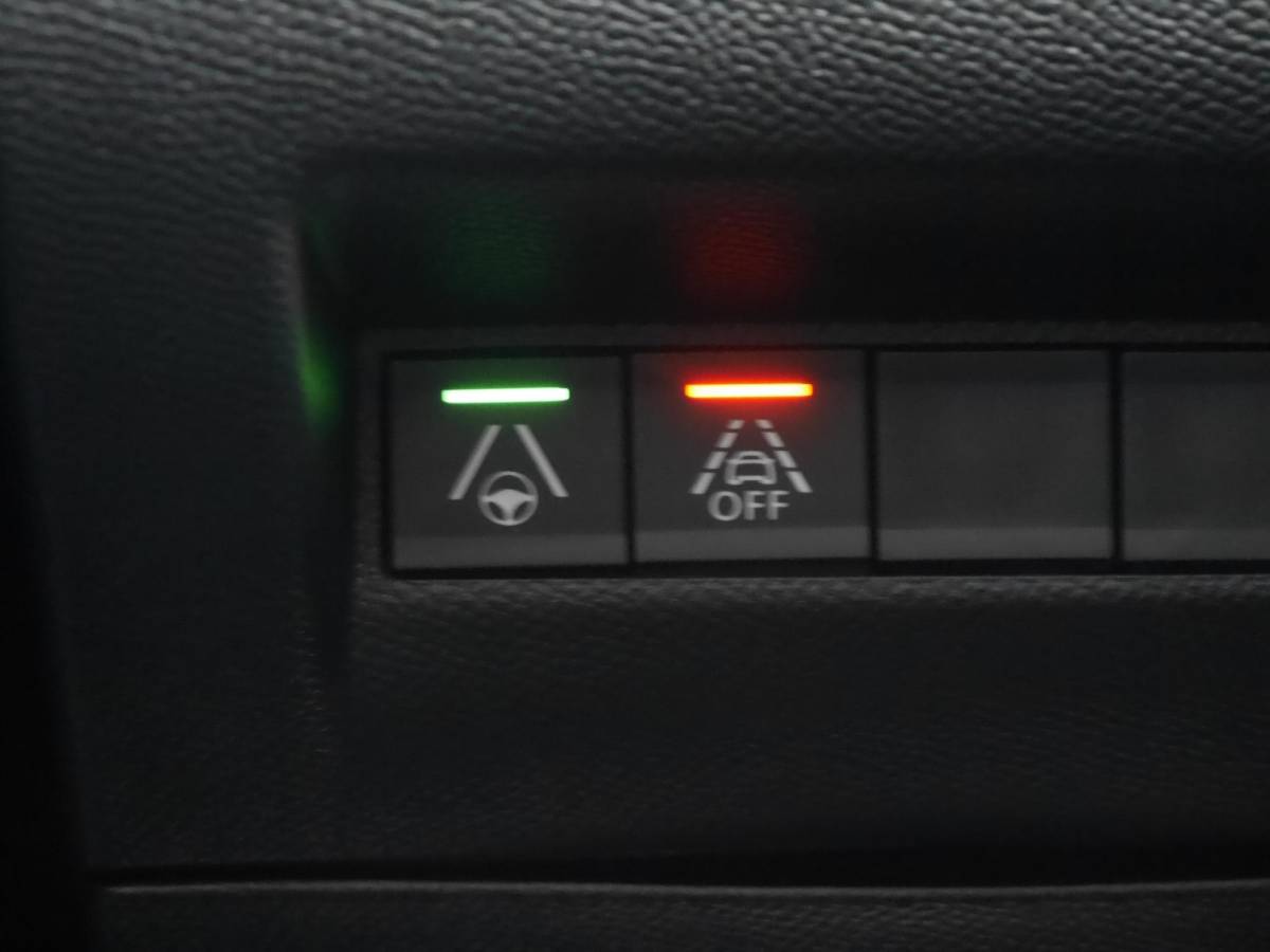 Peugeot e-208 Peugeot e-208 EV GT Pack 50 kWh | Achteruitrijcamera | Dodehoek detectie | Keyless entry en start | Adaptieve cruise control | Parkeersensoren voor en achter | Regensensor