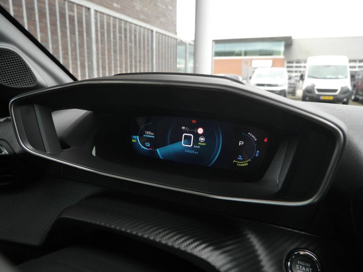 Peugeot e-208 Peugeot e-208 EV GT Pack 50 kWh | Achteruitrijcamera | Dodehoek detectie | Keyless entry en start | Adaptieve cruise control | Parkeersensoren voor en achter | Regensensor