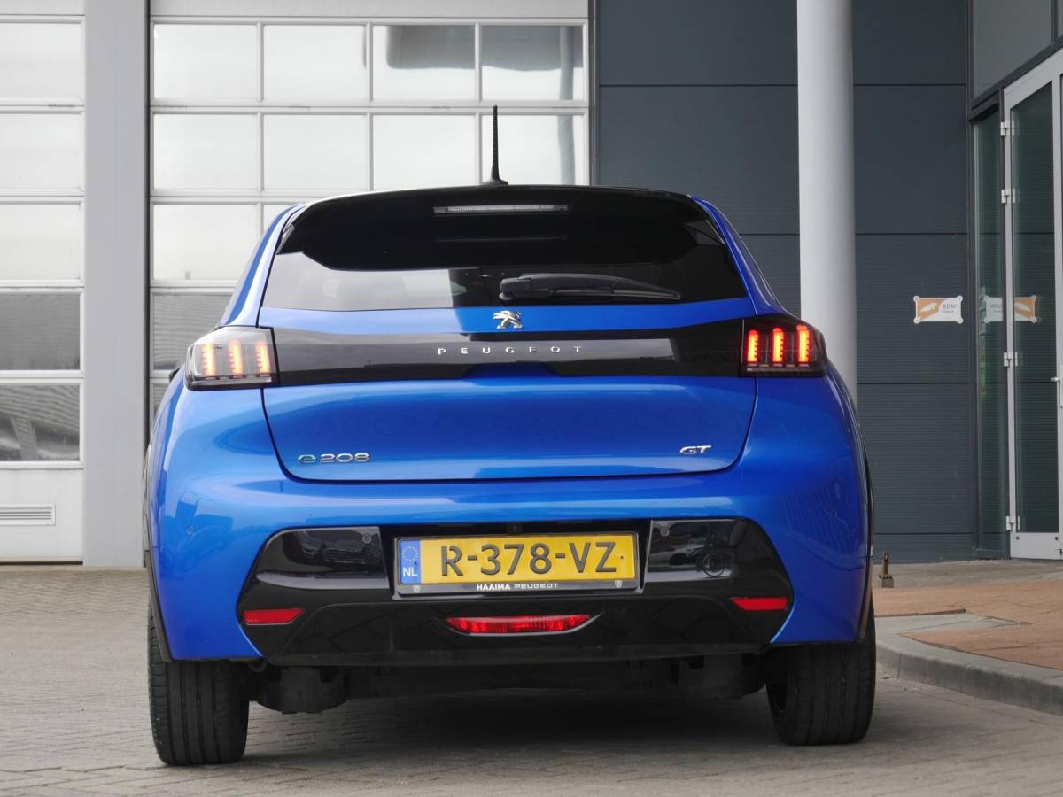 Peugeot e-208 Peugeot e-208 EV GT Pack 50 kWh | Achteruitrijcamera | Dodehoek detectie | Keyless entry en start | Adaptieve cruise control | Parkeersensoren voor en achter | Regensensor