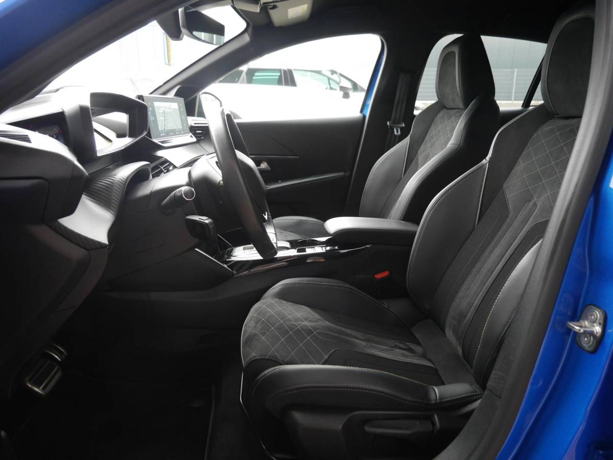 Peugeot e-208 Peugeot e-208 EV GT Pack 50 kWh | Achteruitrijcamera | Dodehoek detectie | Keyless entry en start | Adaptieve cruise control | Parkeersensoren voor en achter | Regensensor