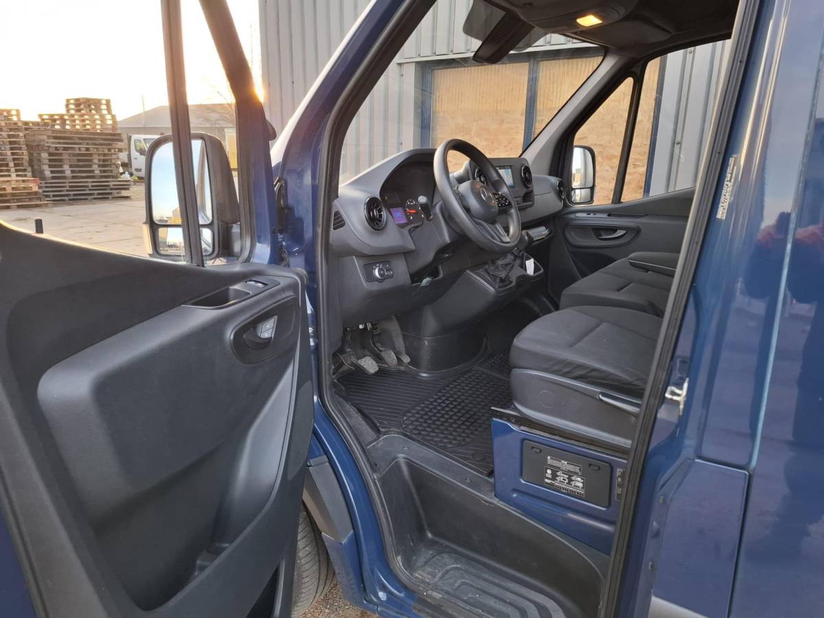 Mercedes-Benz Sprinter Mercedes-Benz Sprinter 311 2.2 CDI L2H2 / AIRCO / CAMERA / 3 ZITS / DEALER ONDERHOUDEN / NAVI