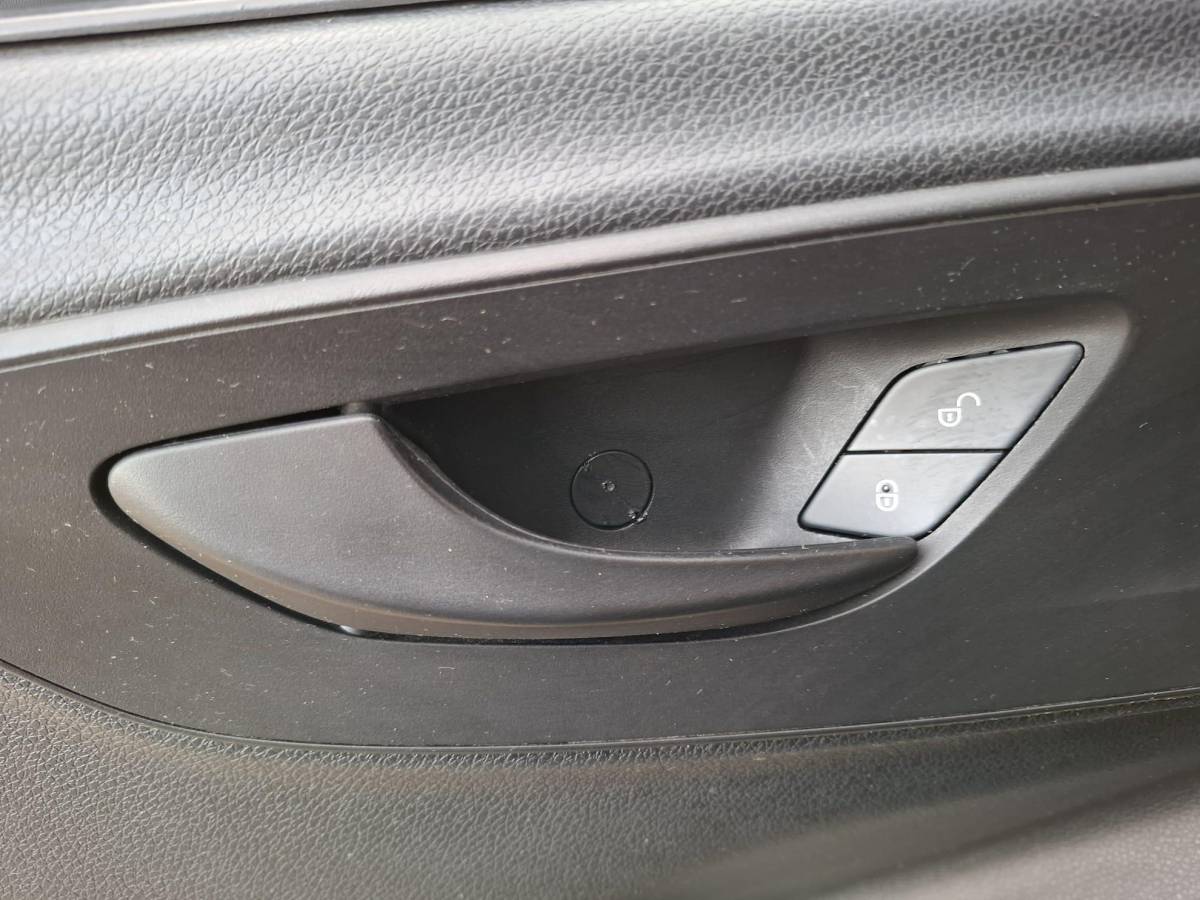 Mercedes-Benz Sprinter Mercedes-Benz Sprinter 311 2.2 CDI L2H2 / AIRCO / CAMERA / 3 ZITS / DEALER ONDERHOUDEN / NAVI