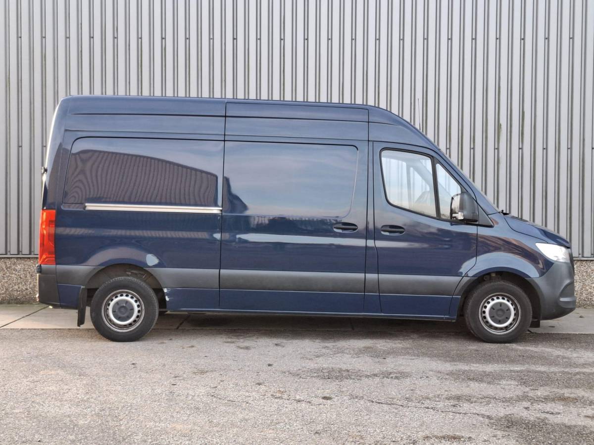 Mercedes-Benz Sprinter Mercedes-Benz Sprinter 311 2.2 CDI L2H2 / AIRCO / CAMERA / 3 ZITS / DEALER ONDERHOUDEN / NAVI