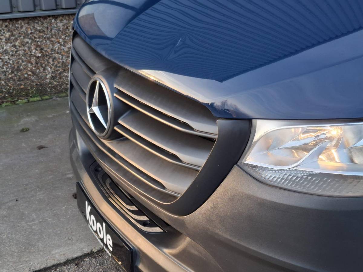 Mercedes-Benz Sprinter Mercedes-Benz Sprinter 311 2.2 CDI L2H2 / AIRCO / CAMERA / 3 ZITS / DEALER ONDERHOUDEN / NAVI