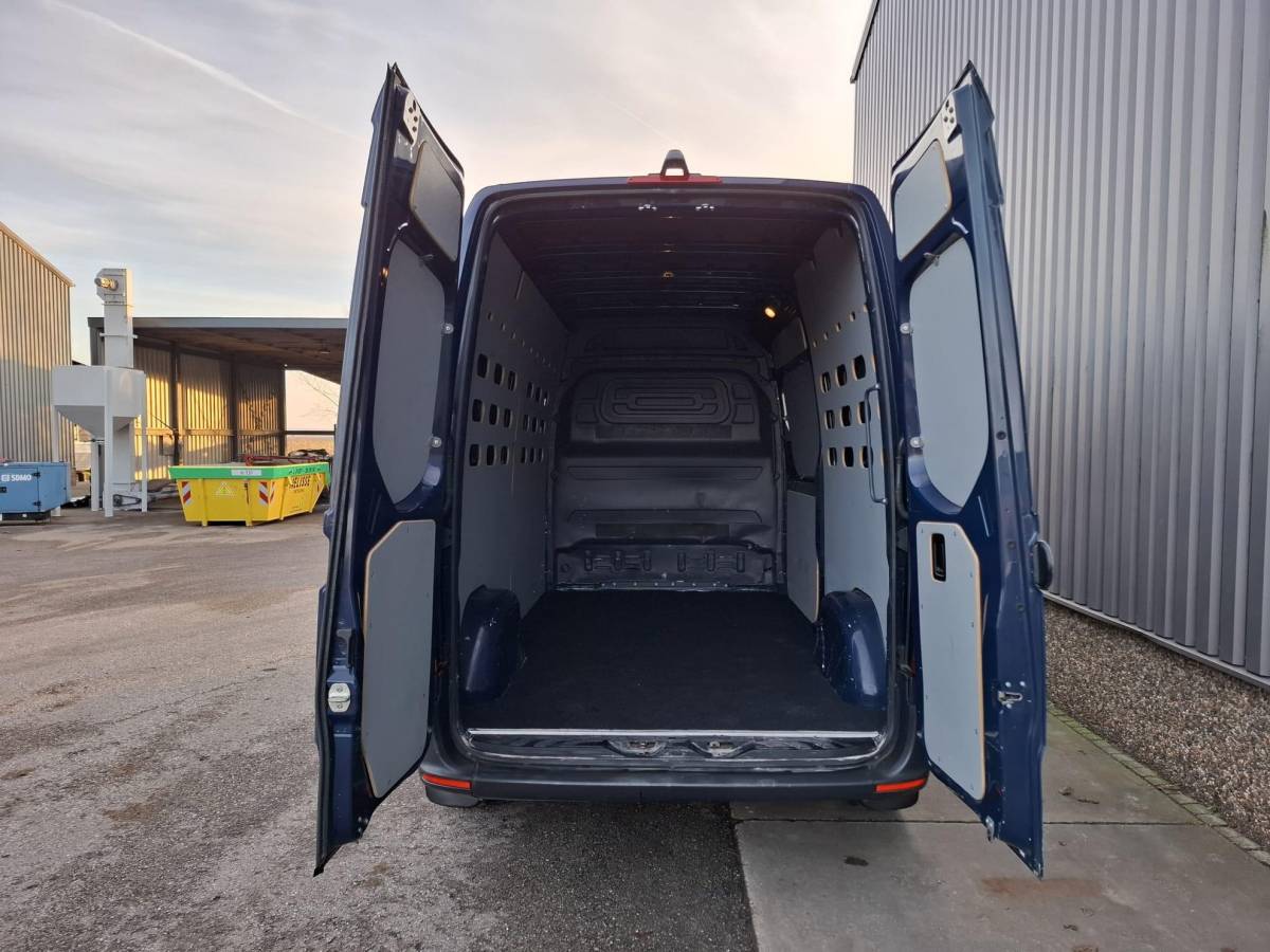 Mercedes-Benz Sprinter Mercedes-Benz Sprinter 311 2.2 CDI L2H2 / AIRCO / CAMERA / 3 ZITS / DEALER ONDERHOUDEN / NAVI