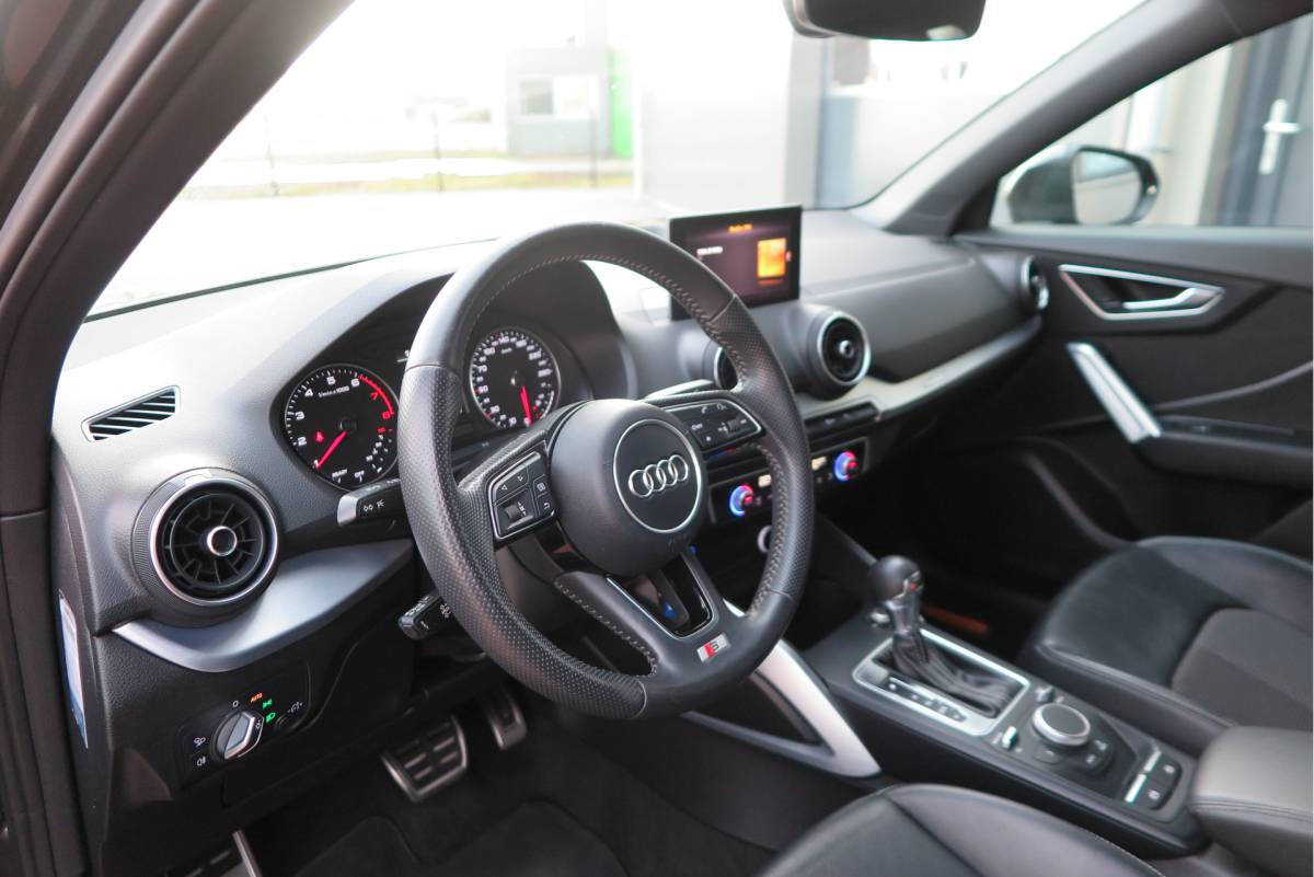 Audi Q2 Audi Q2 1.0 TFSI 116pk S-Tronic 2x S-Line Trekhaak , Navigatie , Led , Parkeersensoren, LMV , Telefoonintegratie , etc.