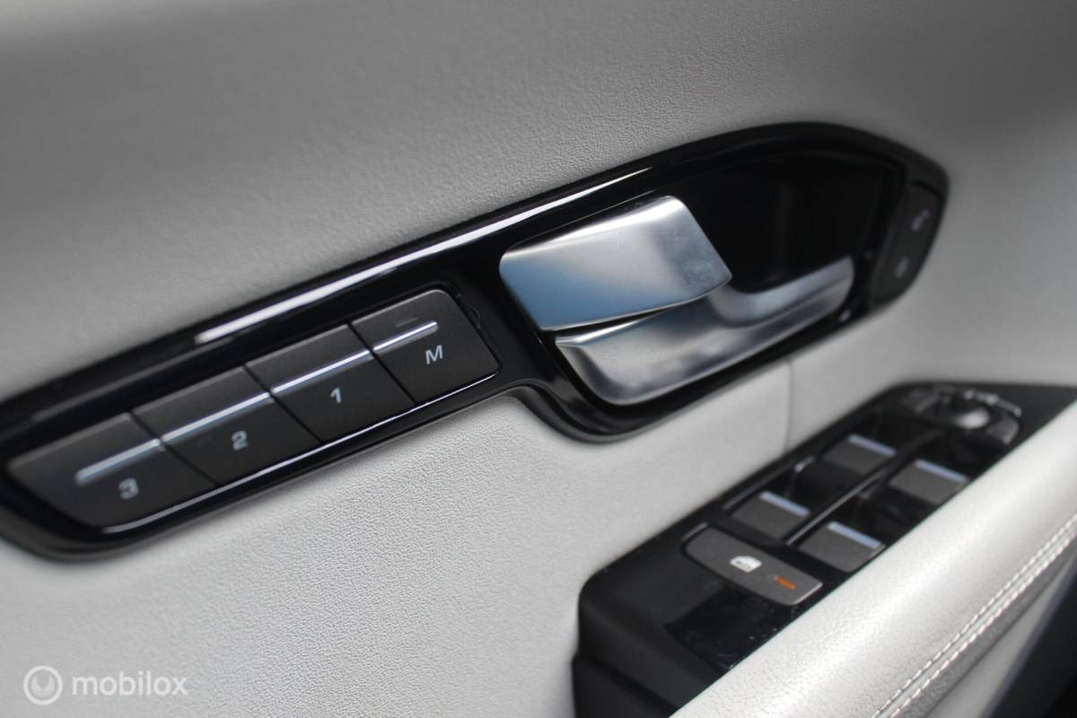 Land Rover Range Rover Evoque Land Rover Range Rover Evoque 2.0 Si4 HSE Pano/Leder/20Inch/NAP
