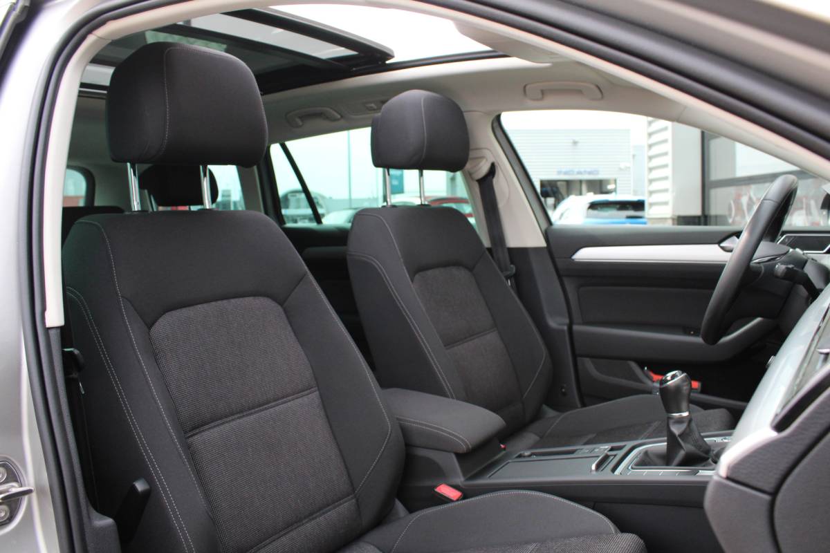 Volkswagen Passat Volkswagen Passat Variant 1.4 TSI Business Edition / Panoramadak / N.A.P.