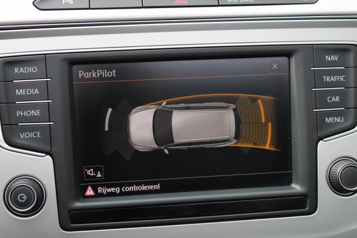 Volkswagen Passat Volkswagen Passat Variant 1.4 TSI Business Edition / Panoramadak / N.A.P.