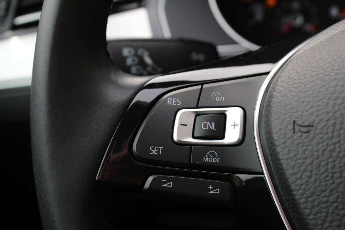 Volkswagen Passat Volkswagen Passat Variant 1.4 TSI Business Edition / Panoramadak / N.A.P.