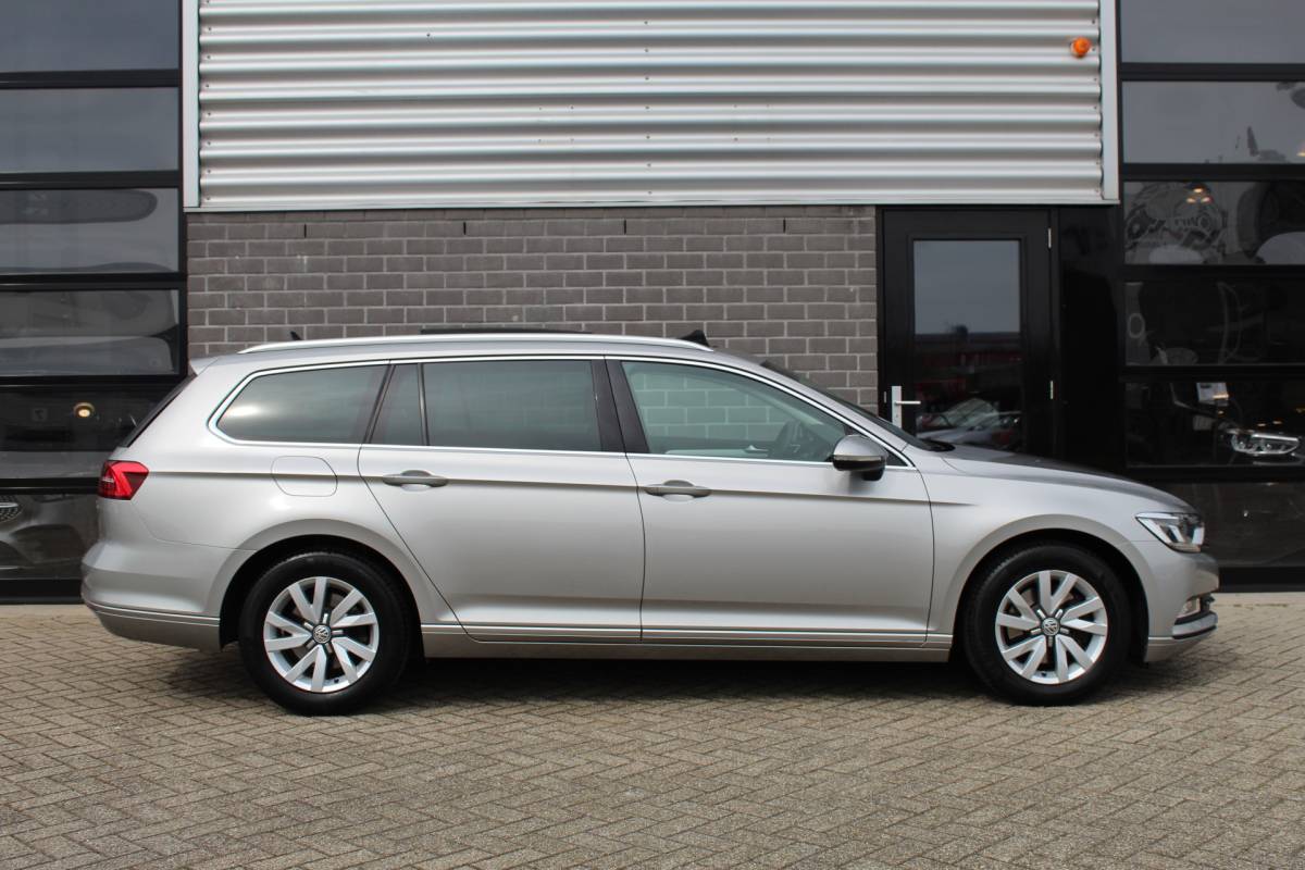 Volkswagen Passat Volkswagen Passat Variant 1.4 TSI Business Edition / Panoramadak / N.A.P.