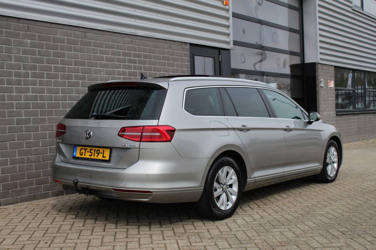 Volkswagen Passat Volkswagen Passat Variant 1.4 TSI Business Edition / Panoramadak / N.A.P.