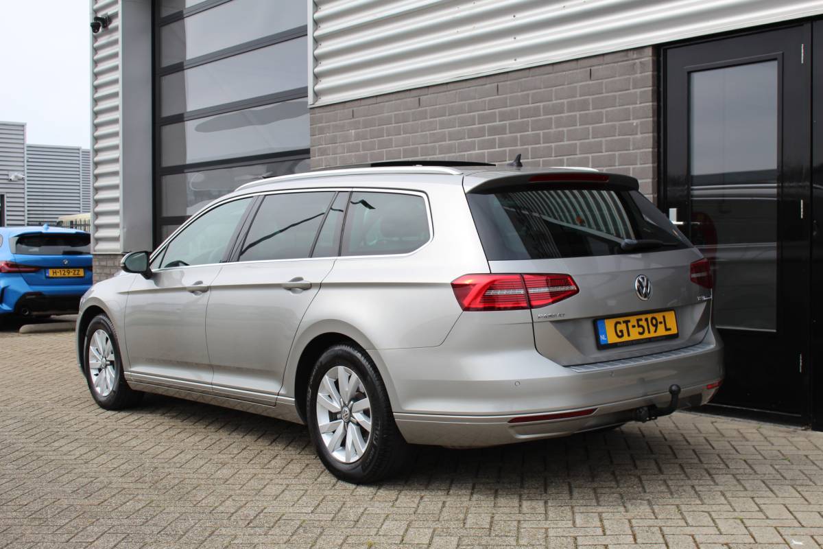 Volkswagen Passat Volkswagen Passat Variant 1.4 TSI Business Edition / Panoramadak / N.A.P.