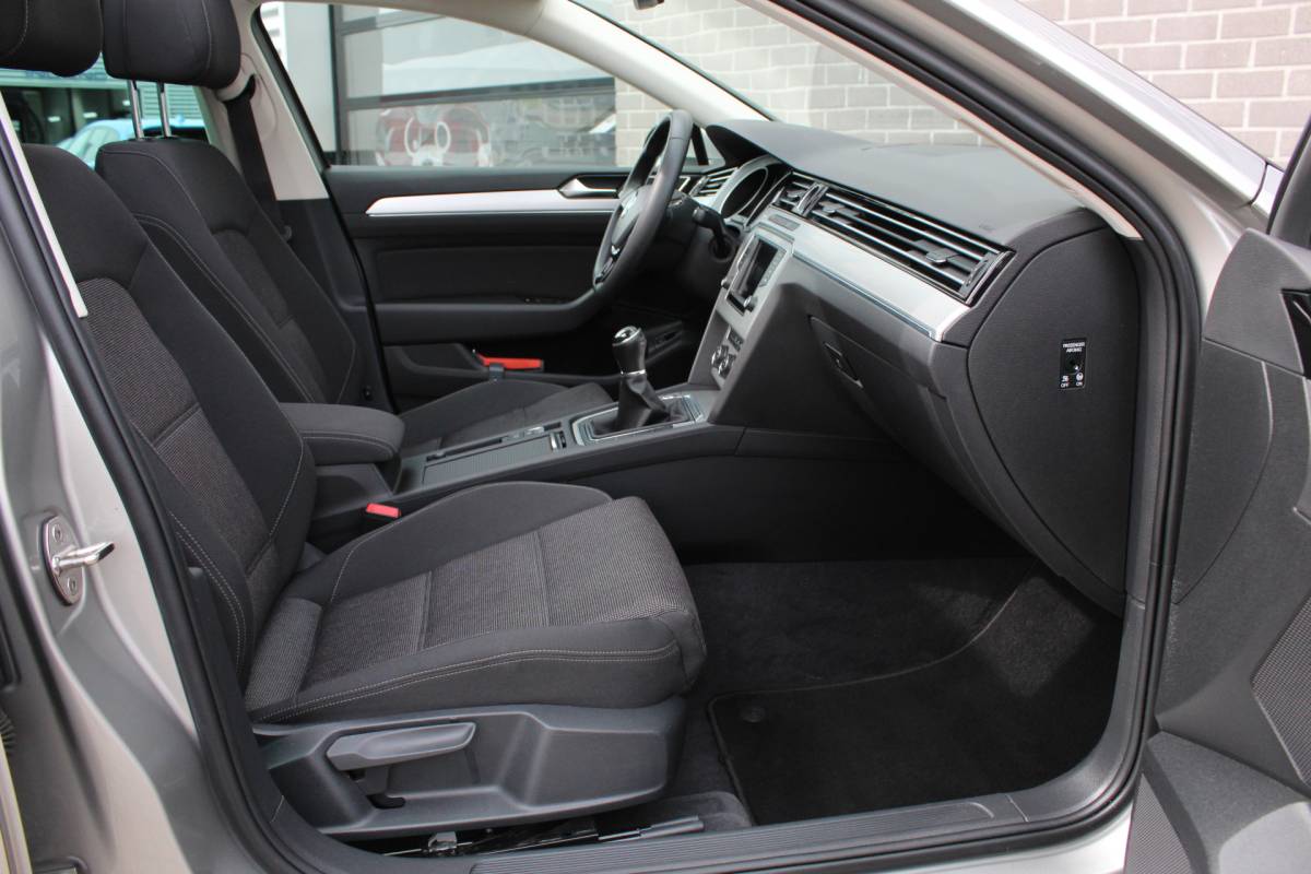 Volkswagen Passat Volkswagen Passat Variant 1.4 TSI Business Edition / Panoramadak / N.A.P.