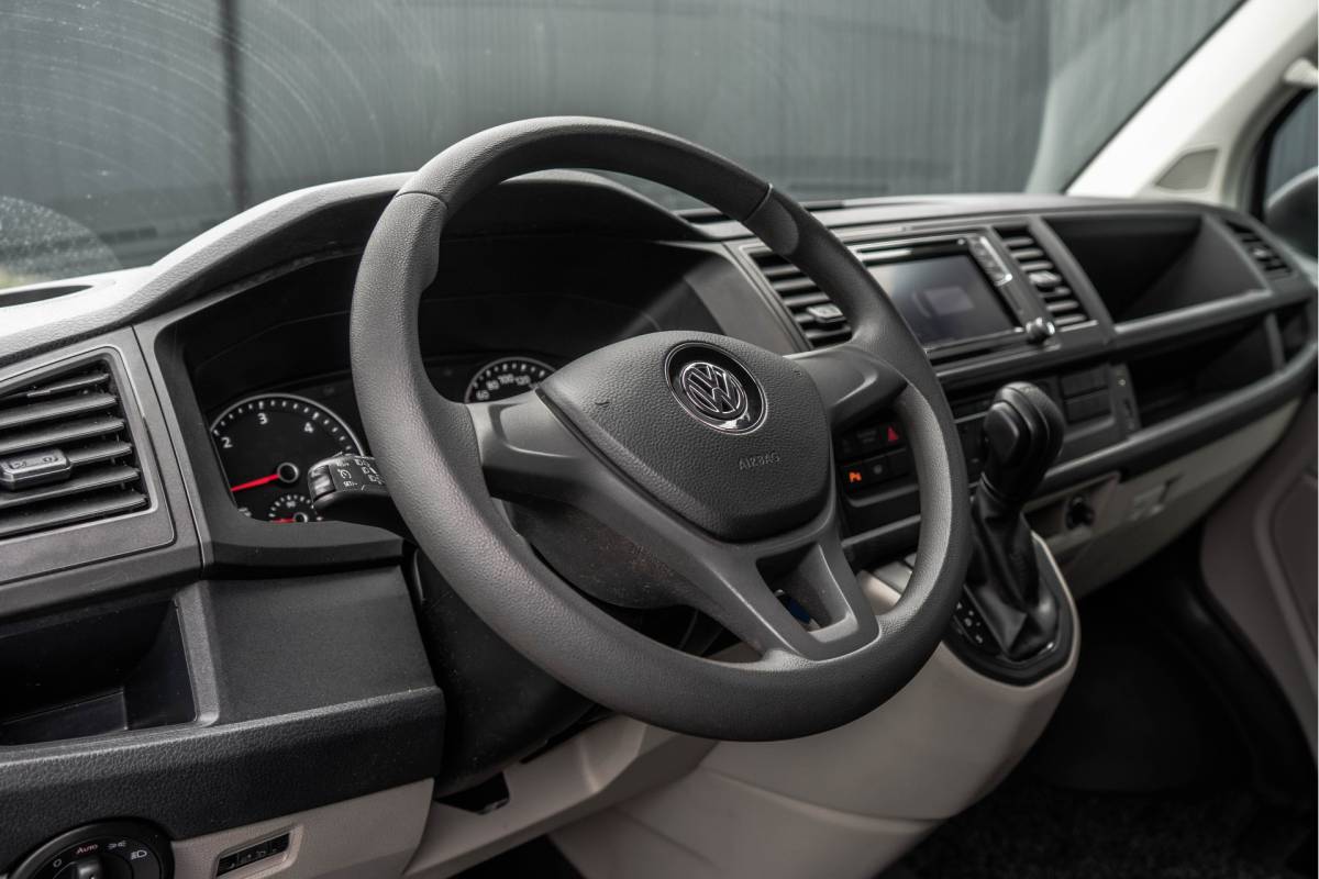 Volkswagen Transporter Volkswagen Transporter T6 2.0 TDI L1H1 | 150 PK | Automaat | Carplay | Cruise | PDC | Trekhaak