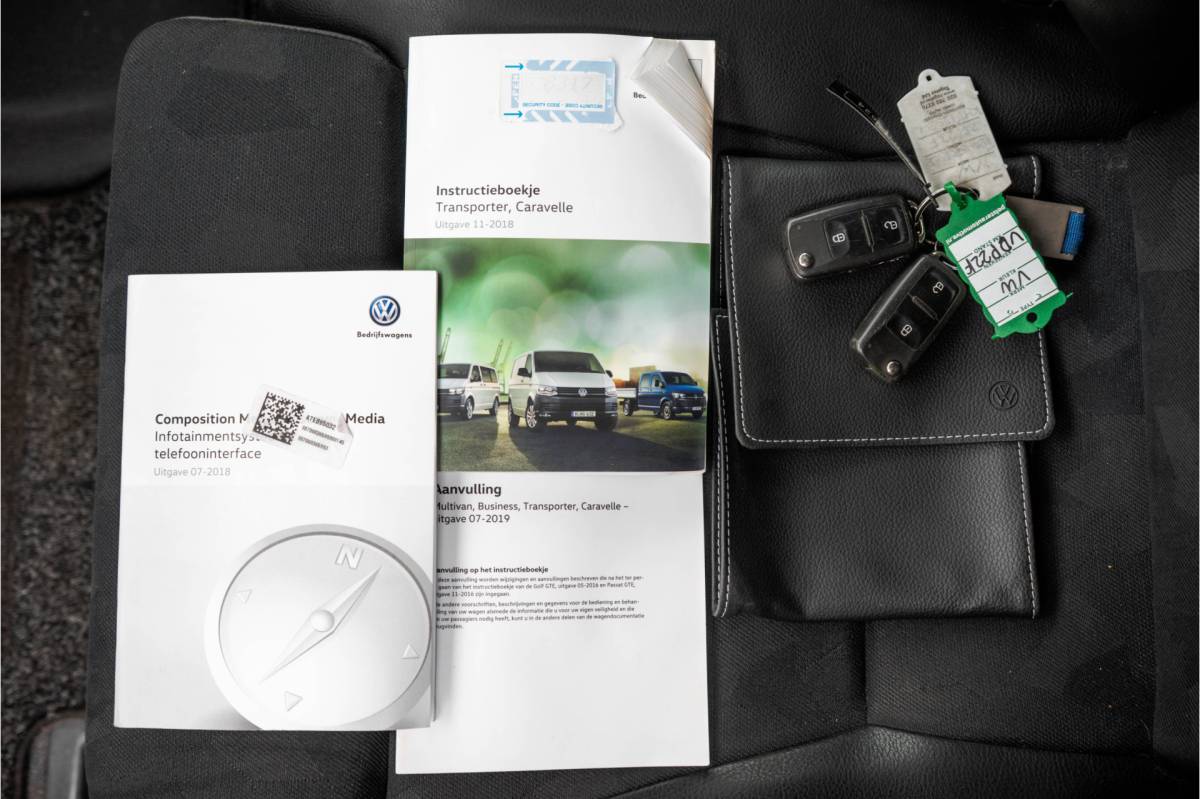 Volkswagen Transporter Volkswagen Transporter T6 2.0 TDI L1H1 | 150 PK | Automaat | Carplay | Cruise | PDC | Trekhaak
