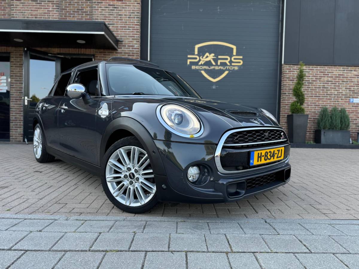 MINI Cooper S Mini Mini 2.0 Cooper S Chili Serious Business 192PK Automaat Panorama dak Airco navi cruise control keyless entry zeer nette