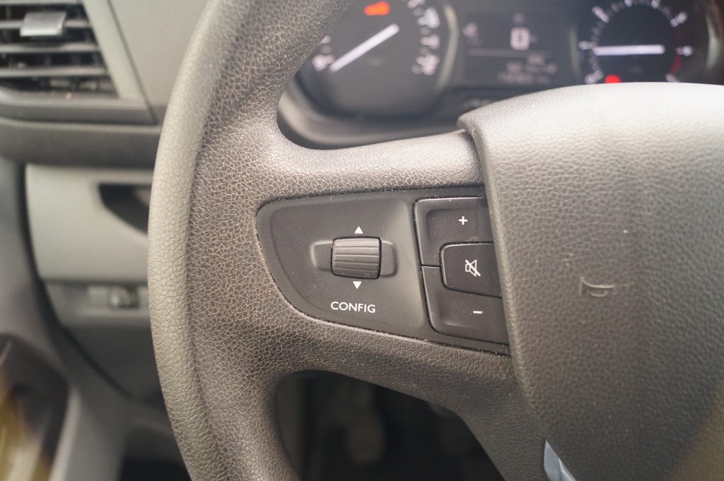 Peugeot Expert Peugeot Expert 1.5 BlueHDI Standard Premium -NAVI-AIRCO-TREKHAAK-