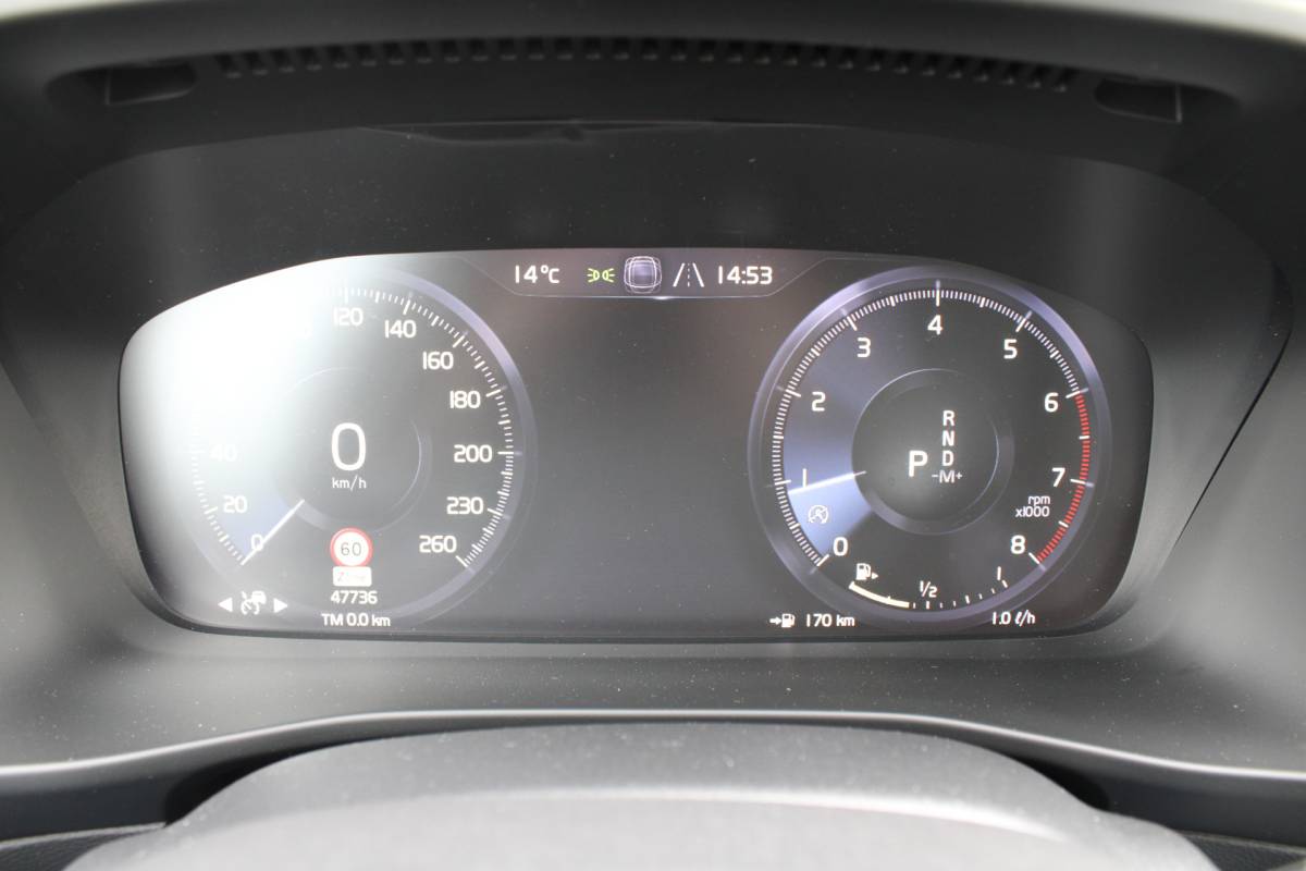 Volvo XC40 Volvo XC40 T4 191PK Automaat Momentum | Adapt. Cruise | Blis | Verw. Voorstoelen & Stuurwiel | Leder | Camera | DAB |