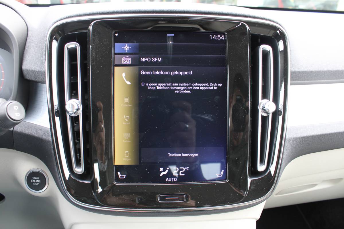 Volvo XC40 Volvo XC40 T4 191PK Automaat Momentum | Adapt. Cruise | Blis | Verw. Voorstoelen & Stuurwiel | Leder | Camera | DAB |