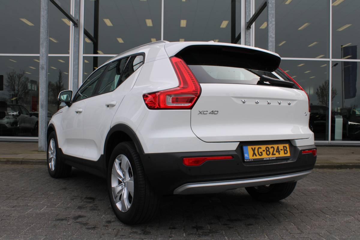 Volvo XC40 Volvo XC40 T4 191PK Automaat Momentum | Adapt. Cruise | Blis | Verw. Voorstoelen & Stuurwiel | Leder | Camera | DAB |