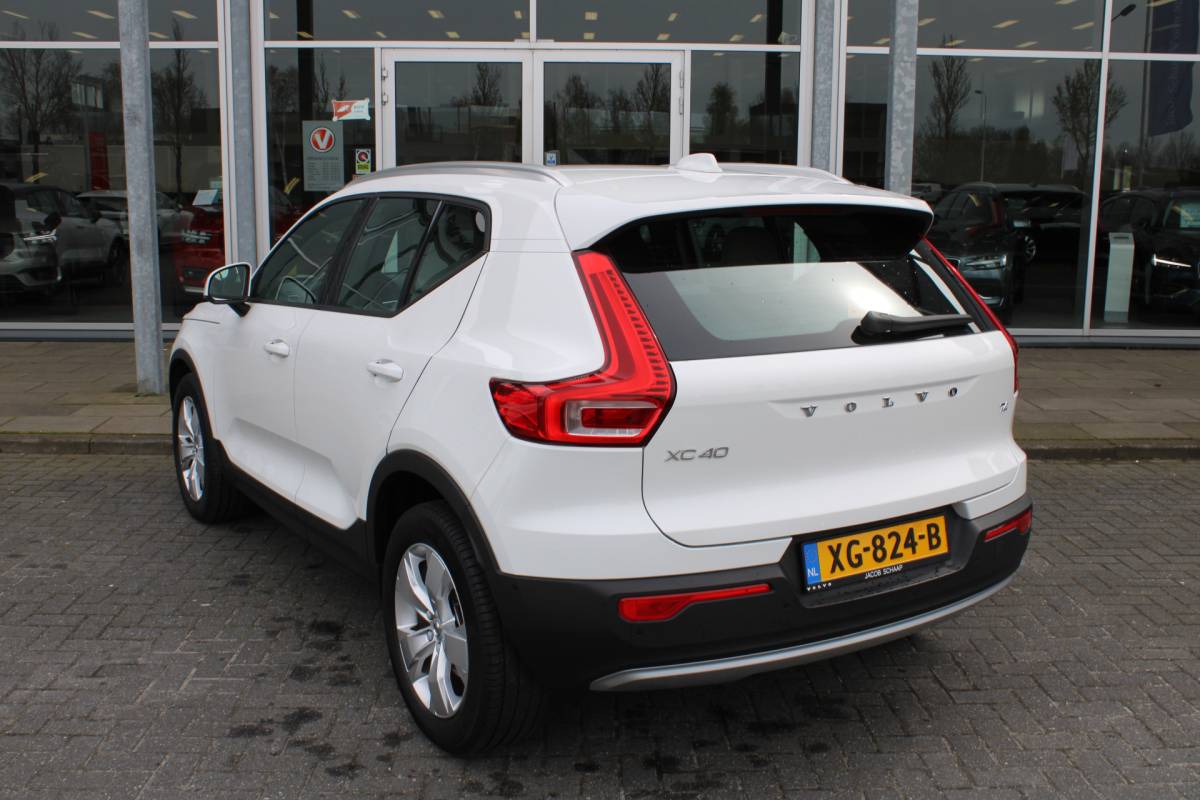 Volvo XC40 Volvo XC40 T4 191PK Automaat Momentum | Adapt. Cruise | Blis | Verw. Voorstoelen & Stuurwiel | Leder | Camera | DAB |