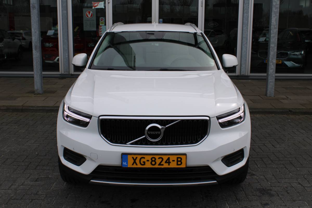 Volvo XC40 Volvo XC40 T4 191PK Automaat Momentum | Adapt. Cruise | Blis | Verw. Voorstoelen & Stuurwiel | Leder | Camera | DAB |
