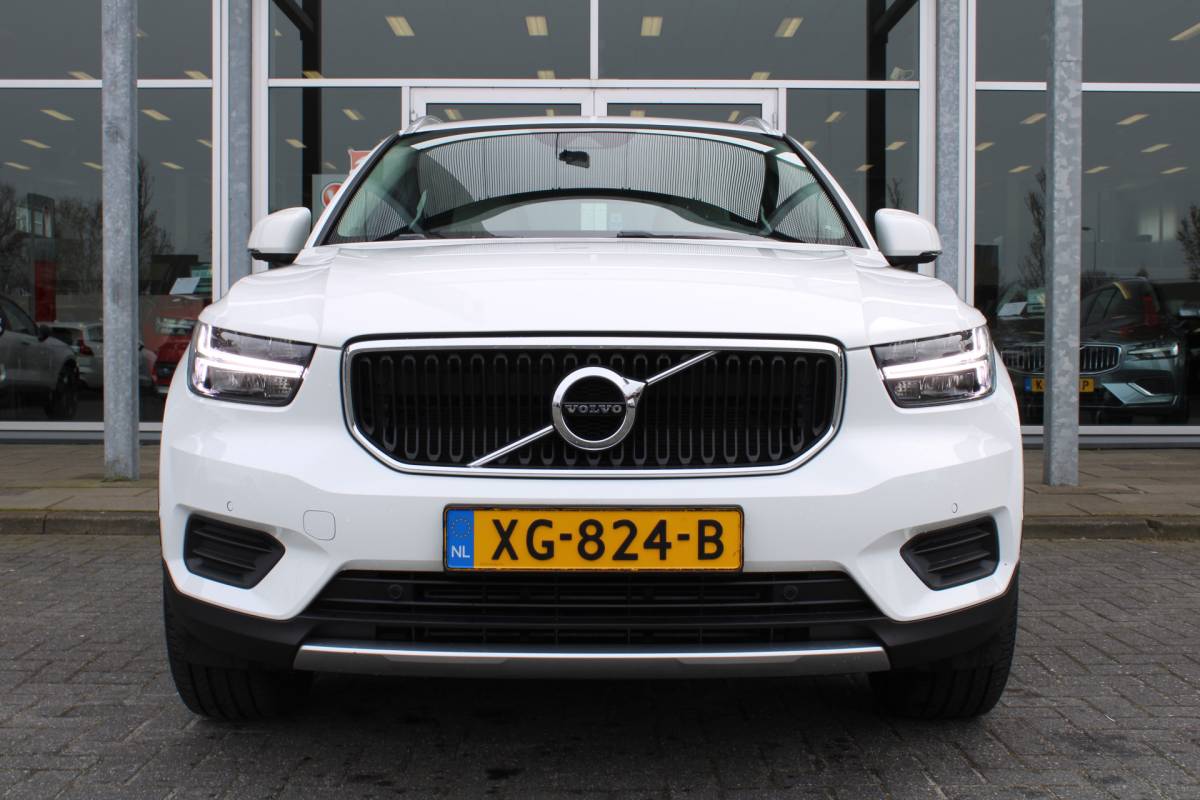 Volvo XC40 Volvo XC40 T4 191PK Automaat Momentum | Adapt. Cruise | Blis | Verw. Voorstoelen & Stuurwiel | Leder | Camera | DAB |
