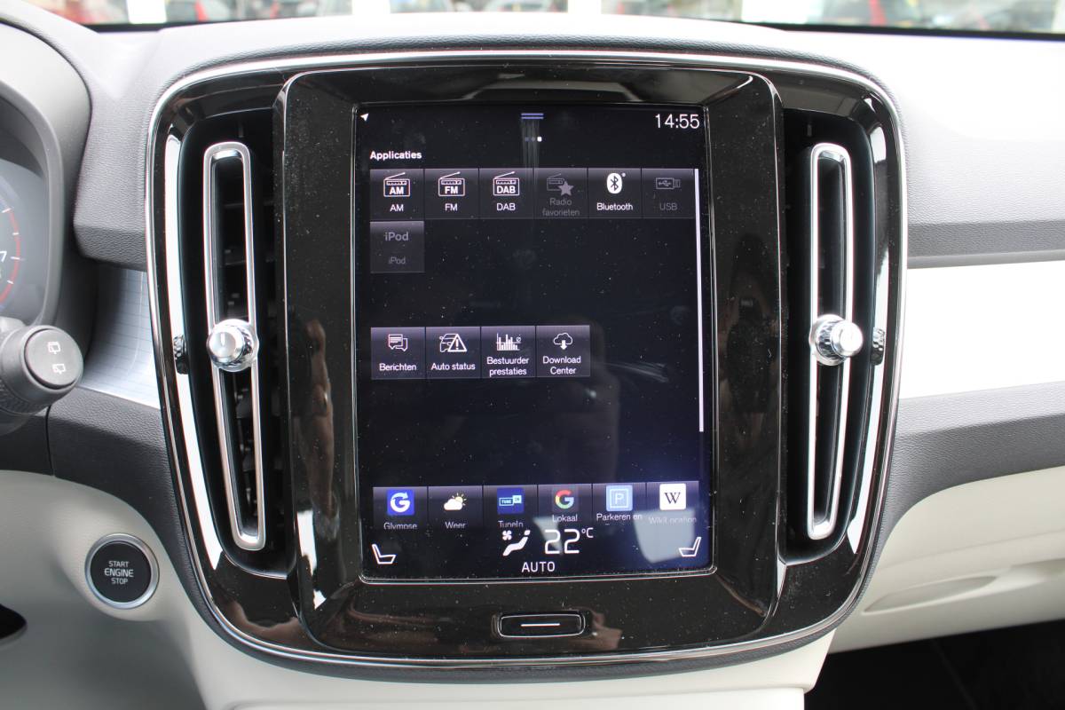 Volvo XC40 Volvo XC40 T4 191PK Automaat Momentum | Adapt. Cruise | Blis | Verw. Voorstoelen & Stuurwiel | Leder | Camera | DAB |
