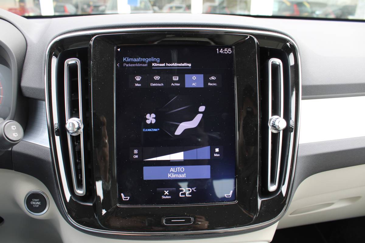 Volvo XC40 Volvo XC40 T4 191PK Automaat Momentum | Adapt. Cruise | Blis | Verw. Voorstoelen & Stuurwiel | Leder | Camera | DAB |