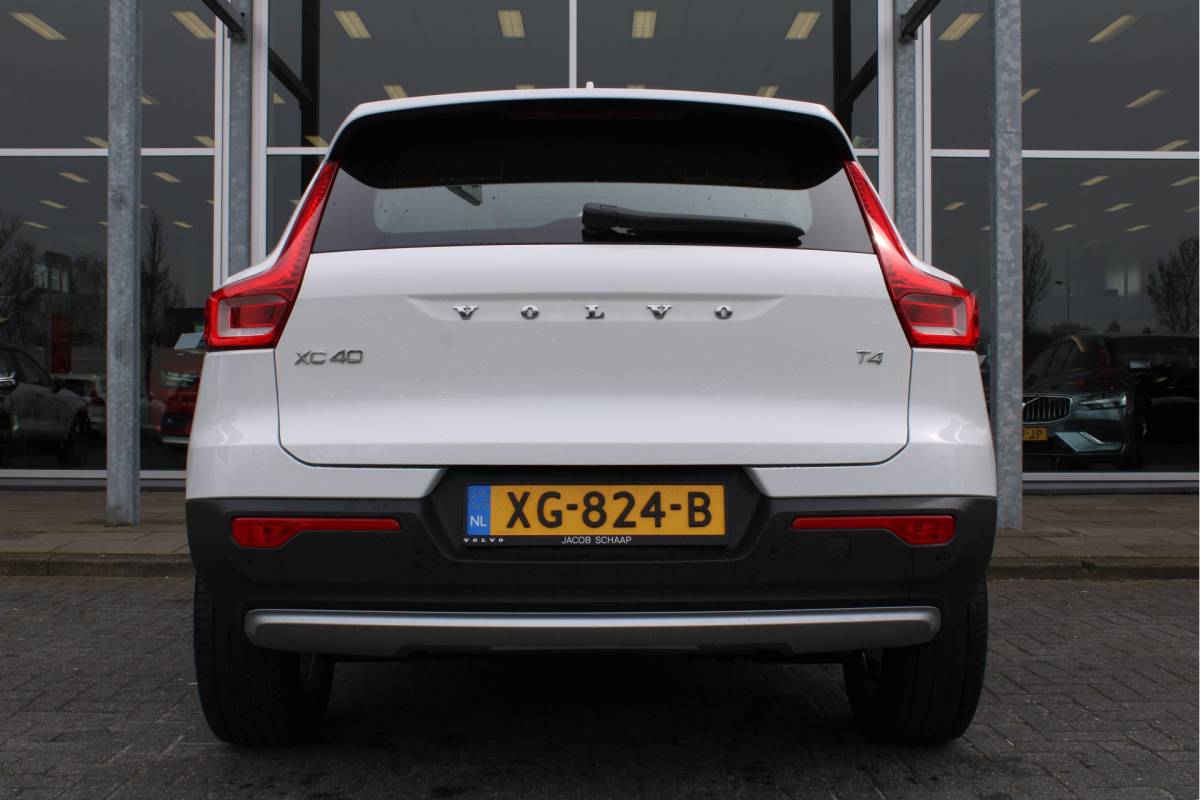 Volvo XC40 Volvo XC40 T4 191PK Automaat Momentum | Adapt. Cruise | Blis | Verw. Voorstoelen & Stuurwiel | Leder | Camera | DAB |