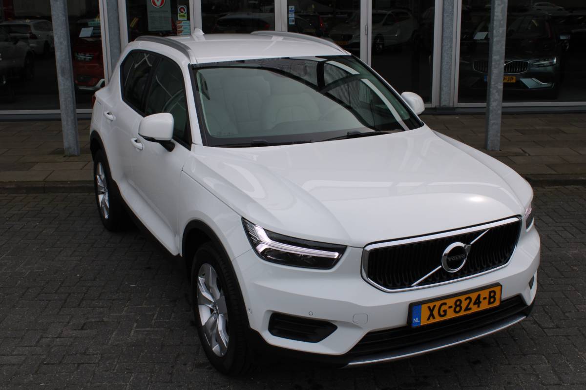 Volvo XC40 Volvo XC40 T4 191PK Automaat Momentum | Adapt. Cruise | Blis | Verw. Voorstoelen & Stuurwiel | Leder | Camera | DAB |