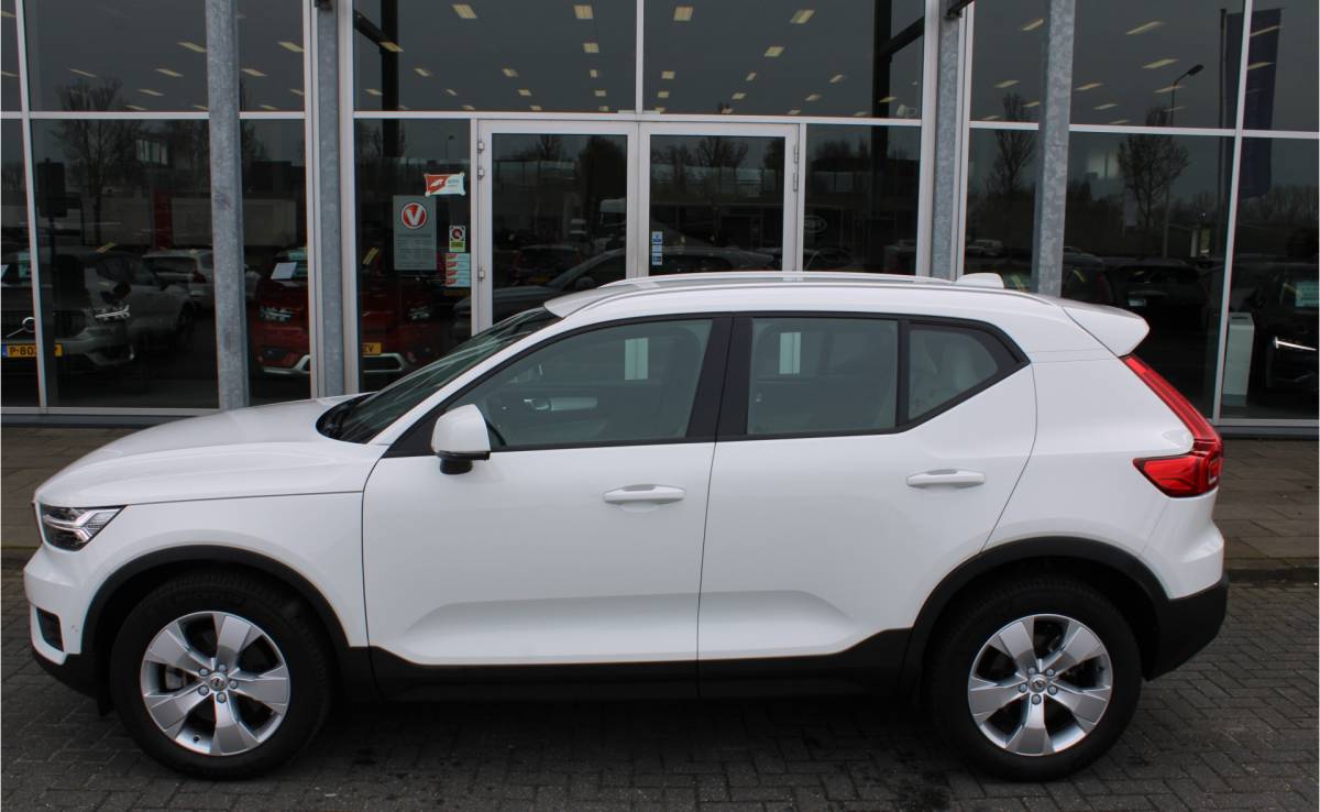 Volvo XC40 Volvo XC40 T4 191PK Automaat Momentum | Adapt. Cruise | Blis | Verw. Voorstoelen & Stuurwiel | Leder | Camera | DAB |