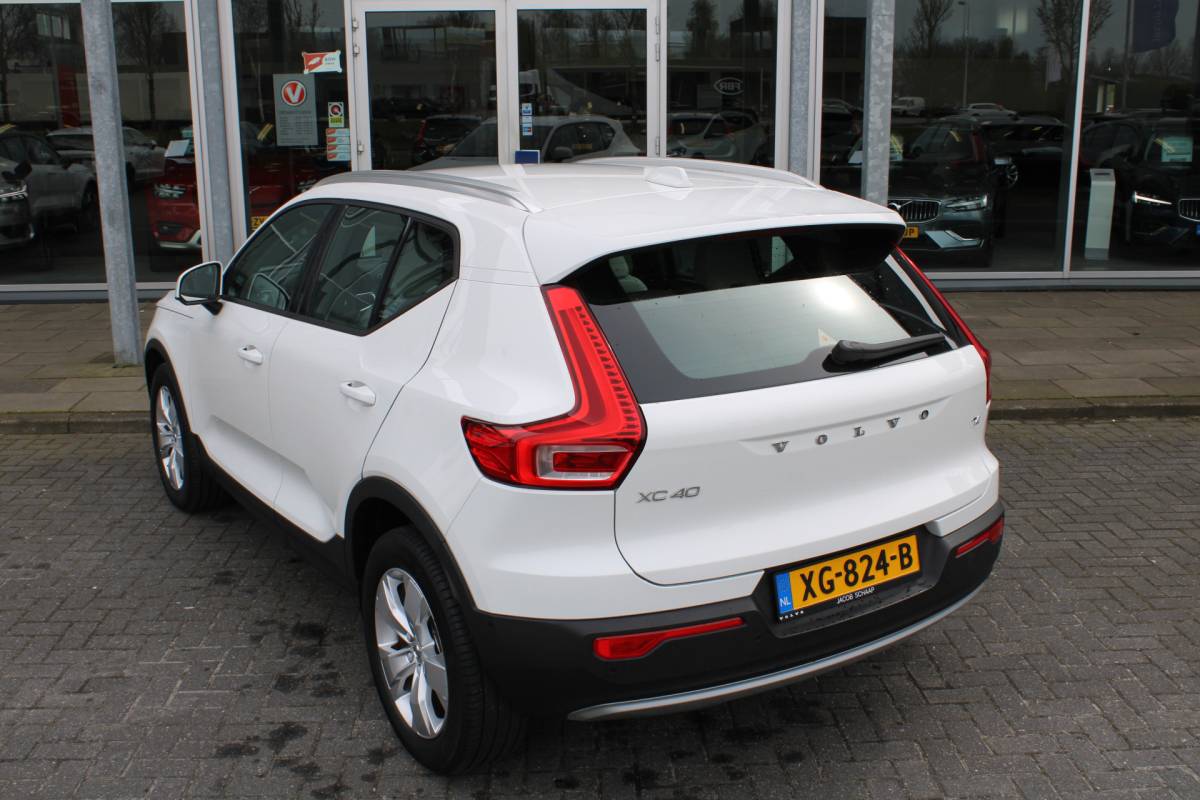 Volvo XC40 Volvo XC40 T4 191PK Automaat Momentum | Adapt. Cruise | Blis | Verw. Voorstoelen & Stuurwiel | Leder | Camera | DAB |